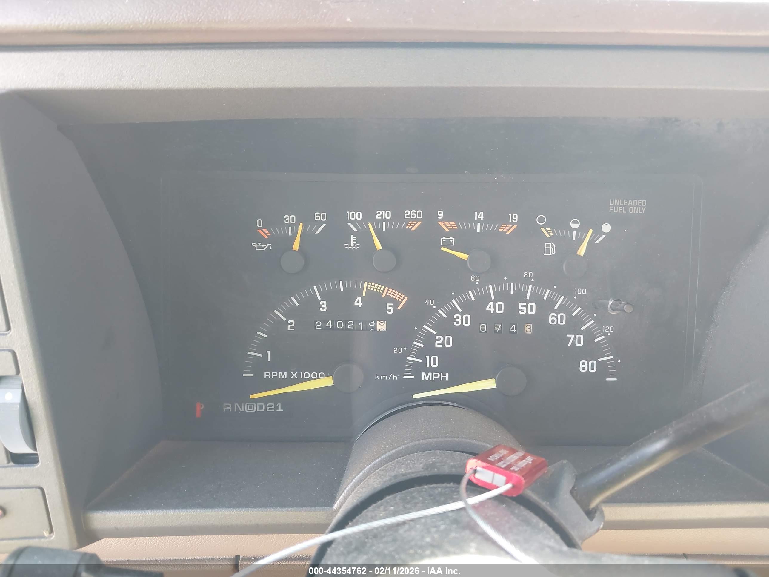 CHEVROLET GMT-400 image 7