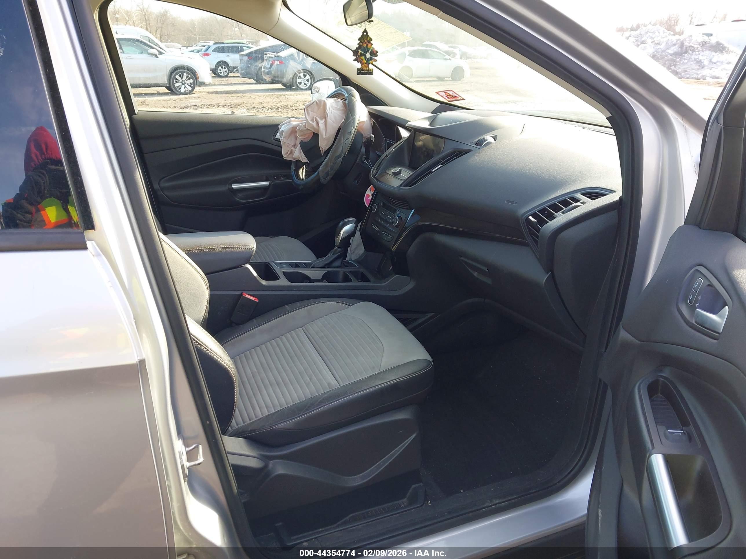 FORD ESCAPE image 5