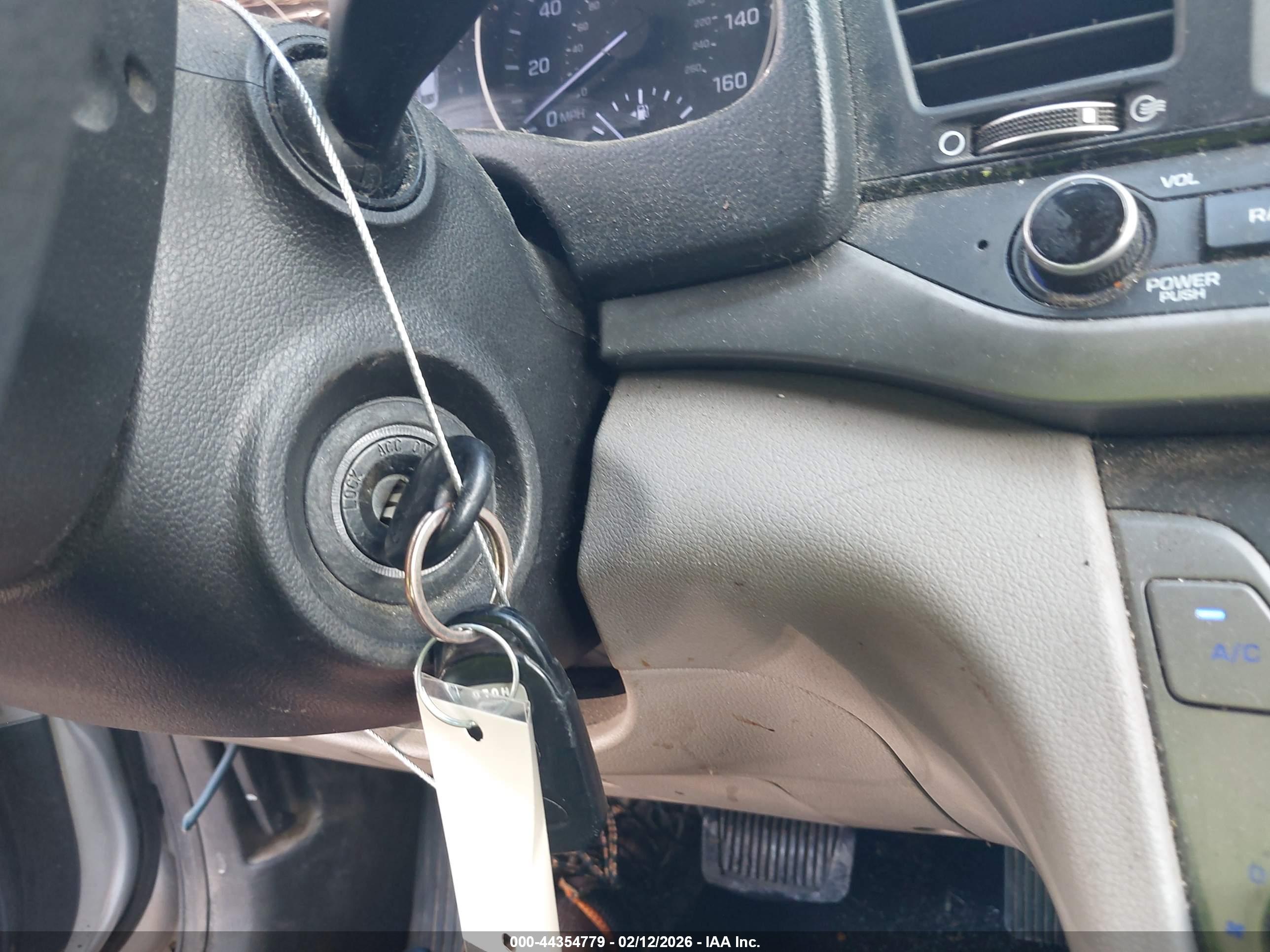 HYUNDAI ELANTRA image 11