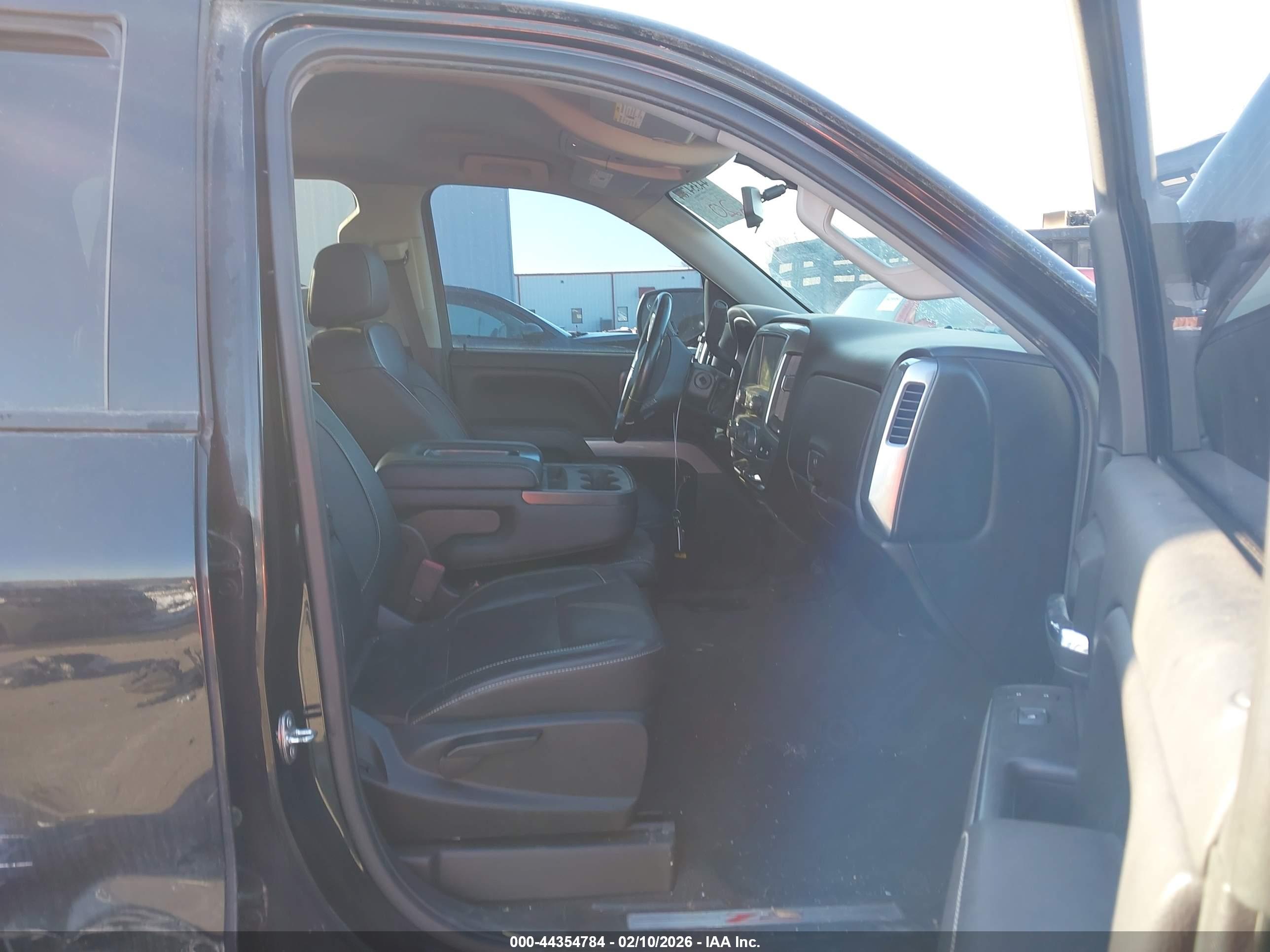 CHEVROLET SILVERADO image 5