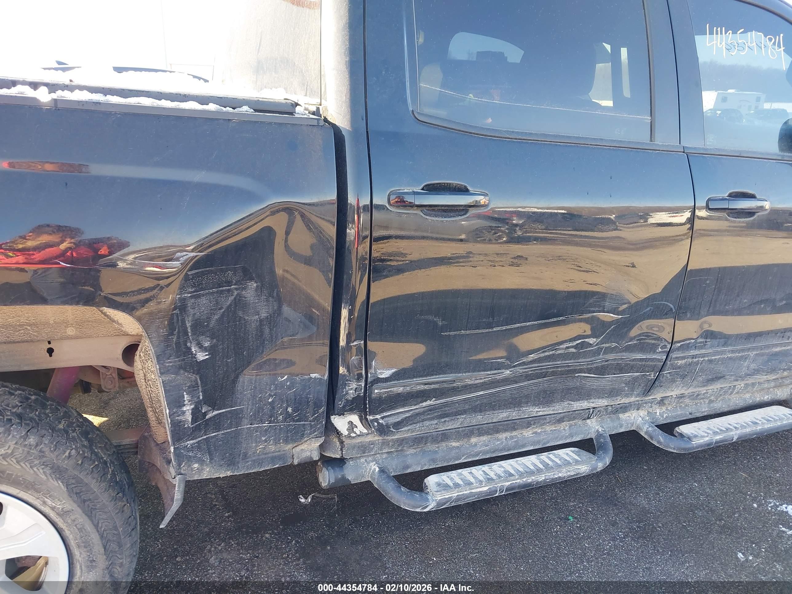 CHEVROLET SILVERADO image 6