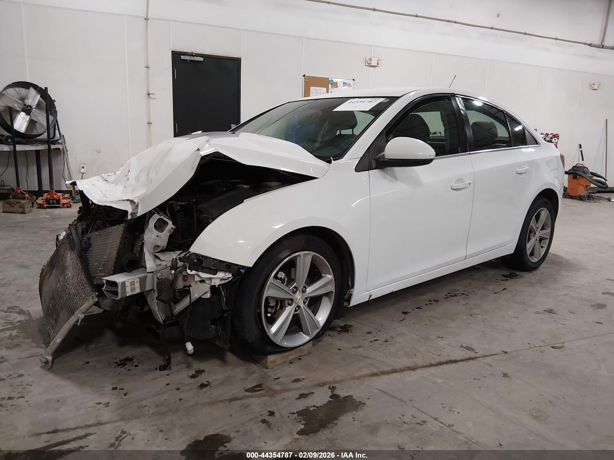 CHEVROLET CRUZE image 2