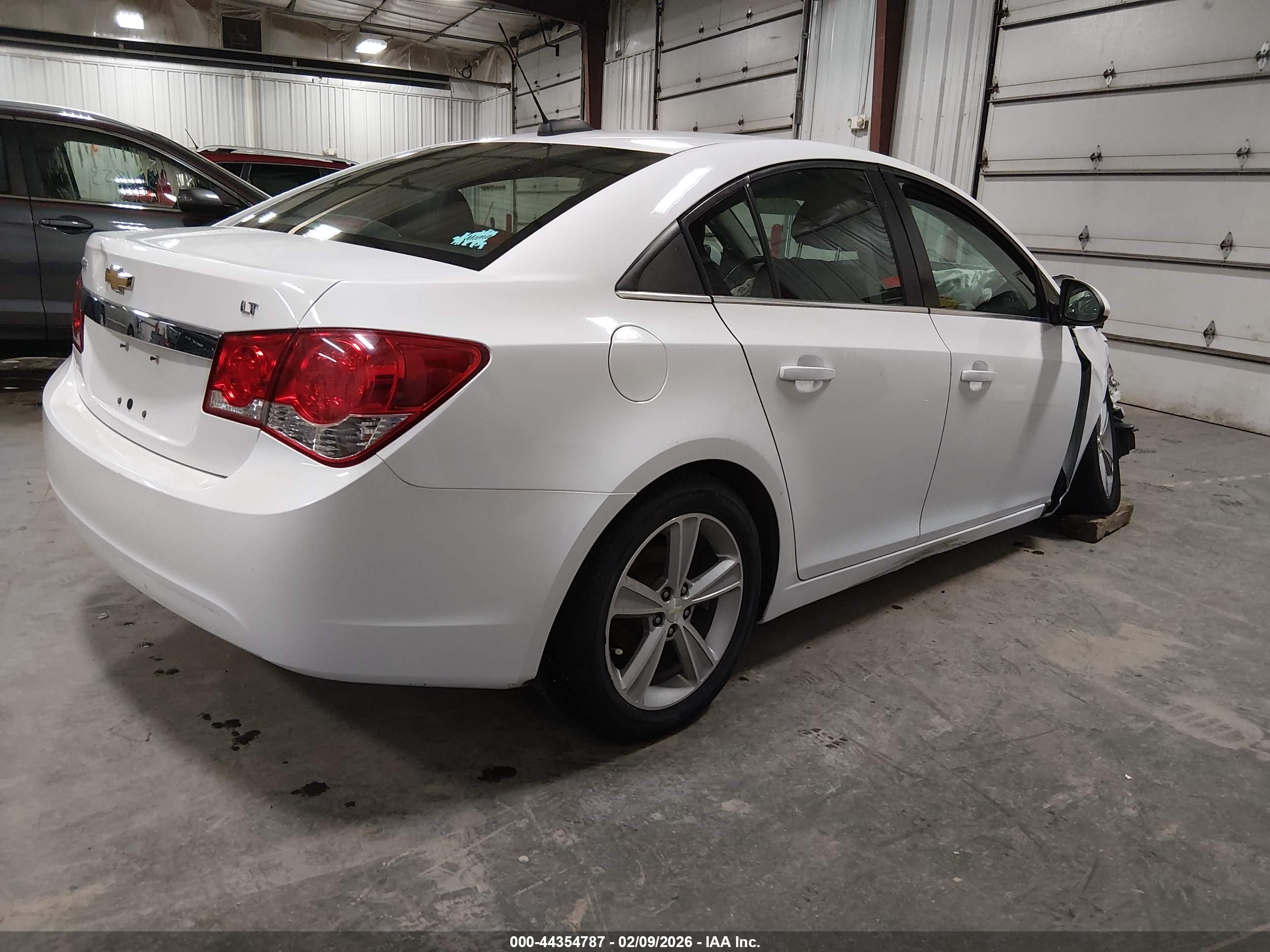 CHEVROLET CRUZE image 4