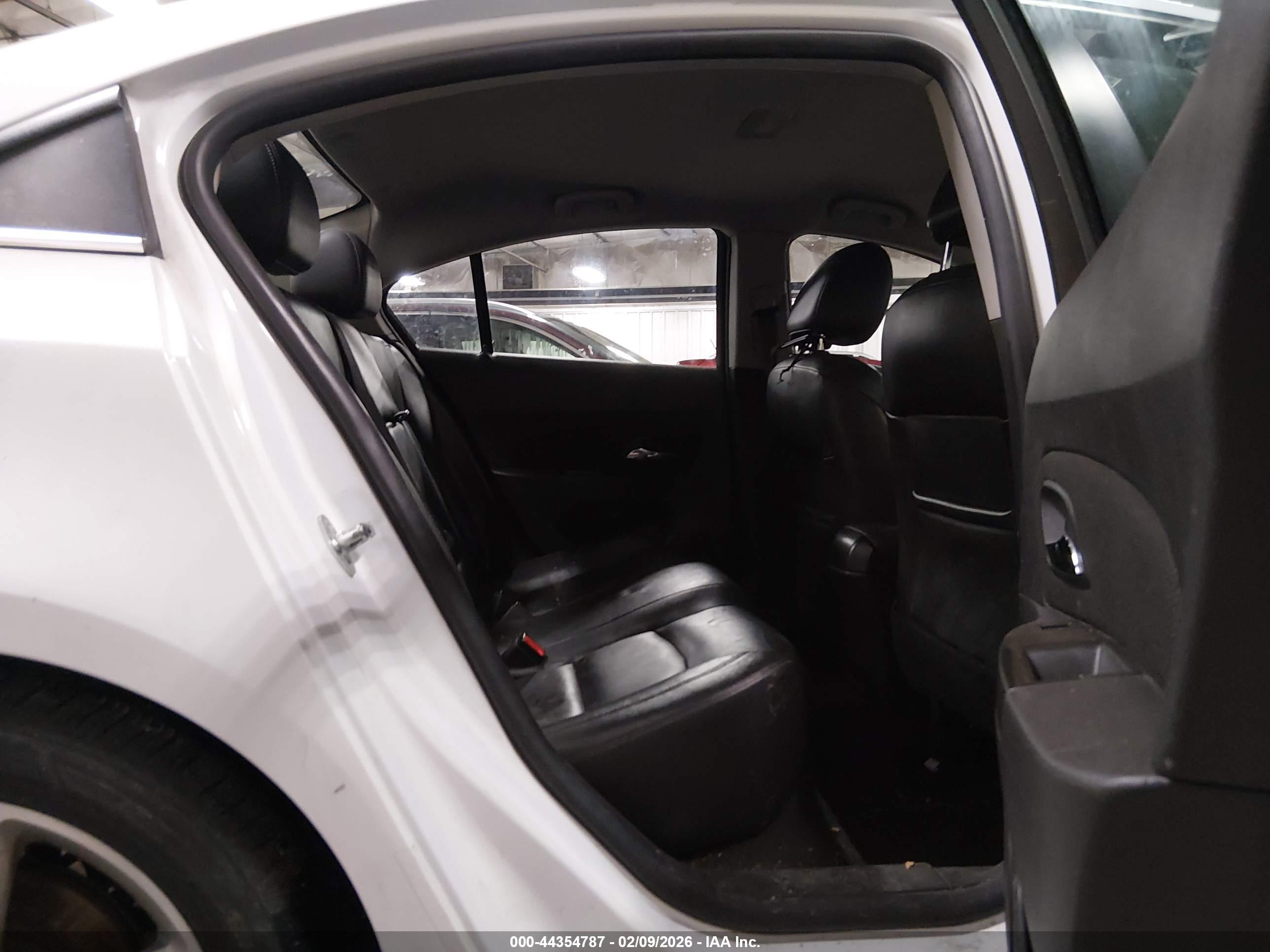 CHEVROLET CRUZE image 8