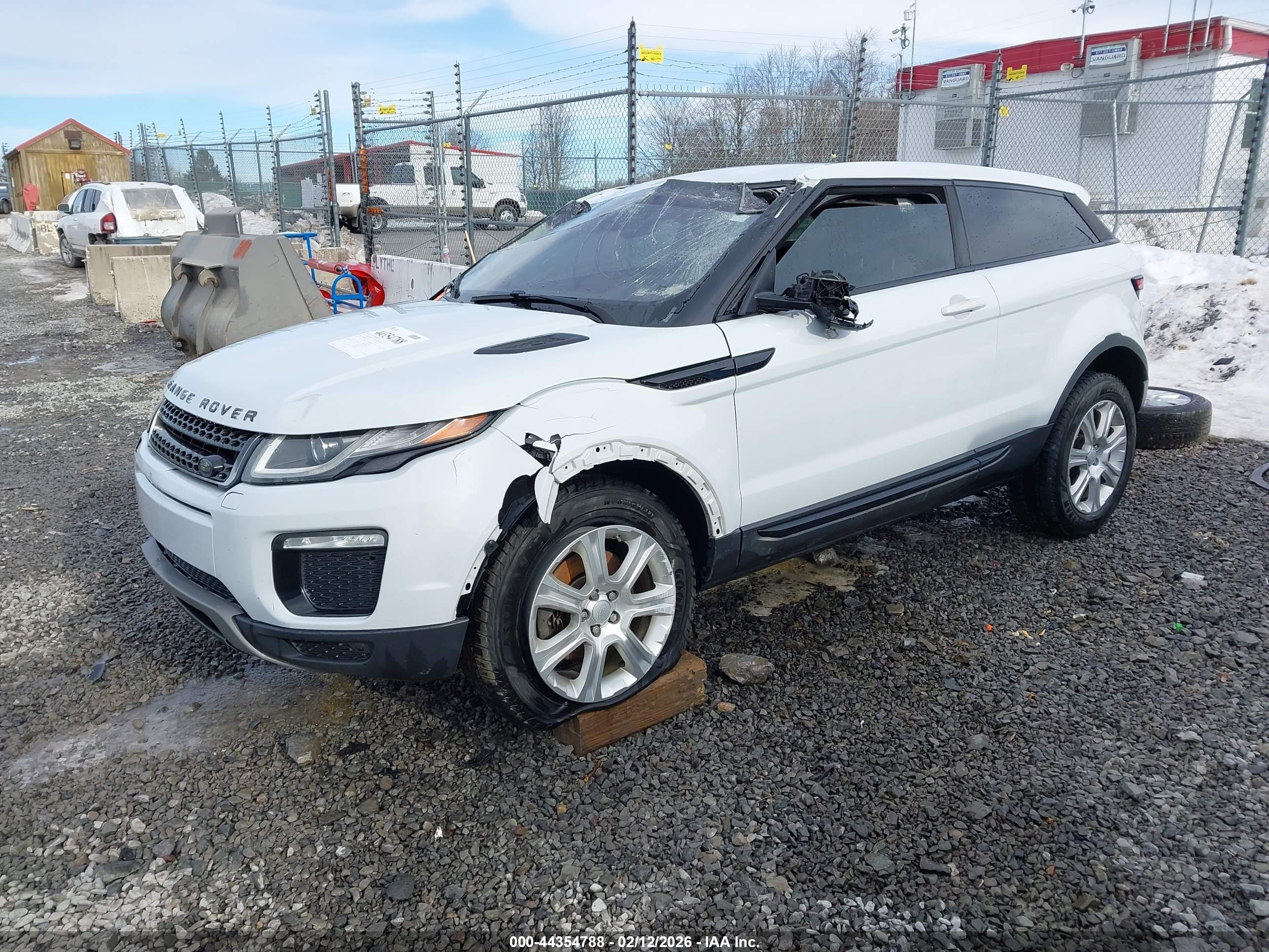 LAND ROVER image 2
