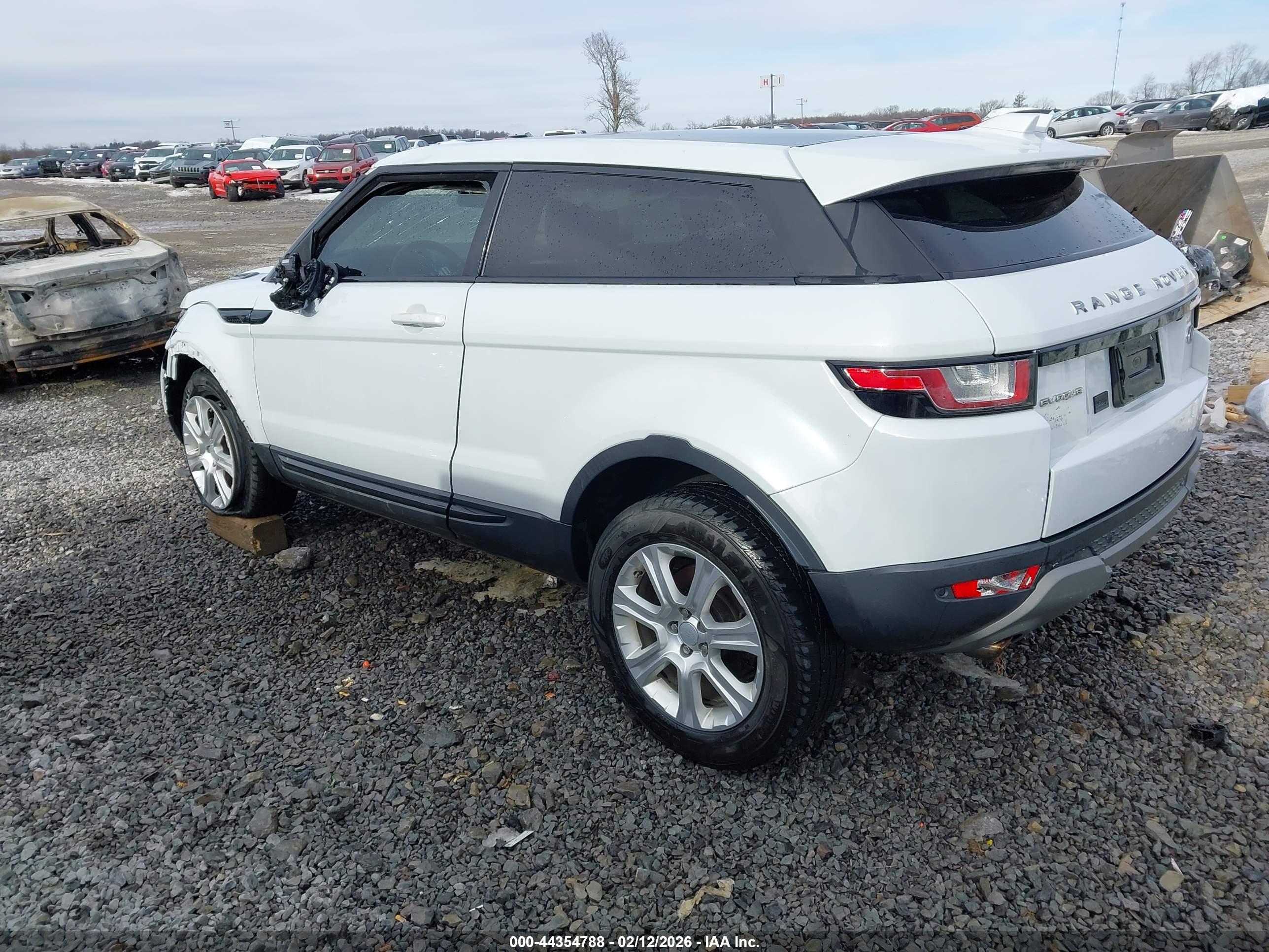 LAND ROVER image 3