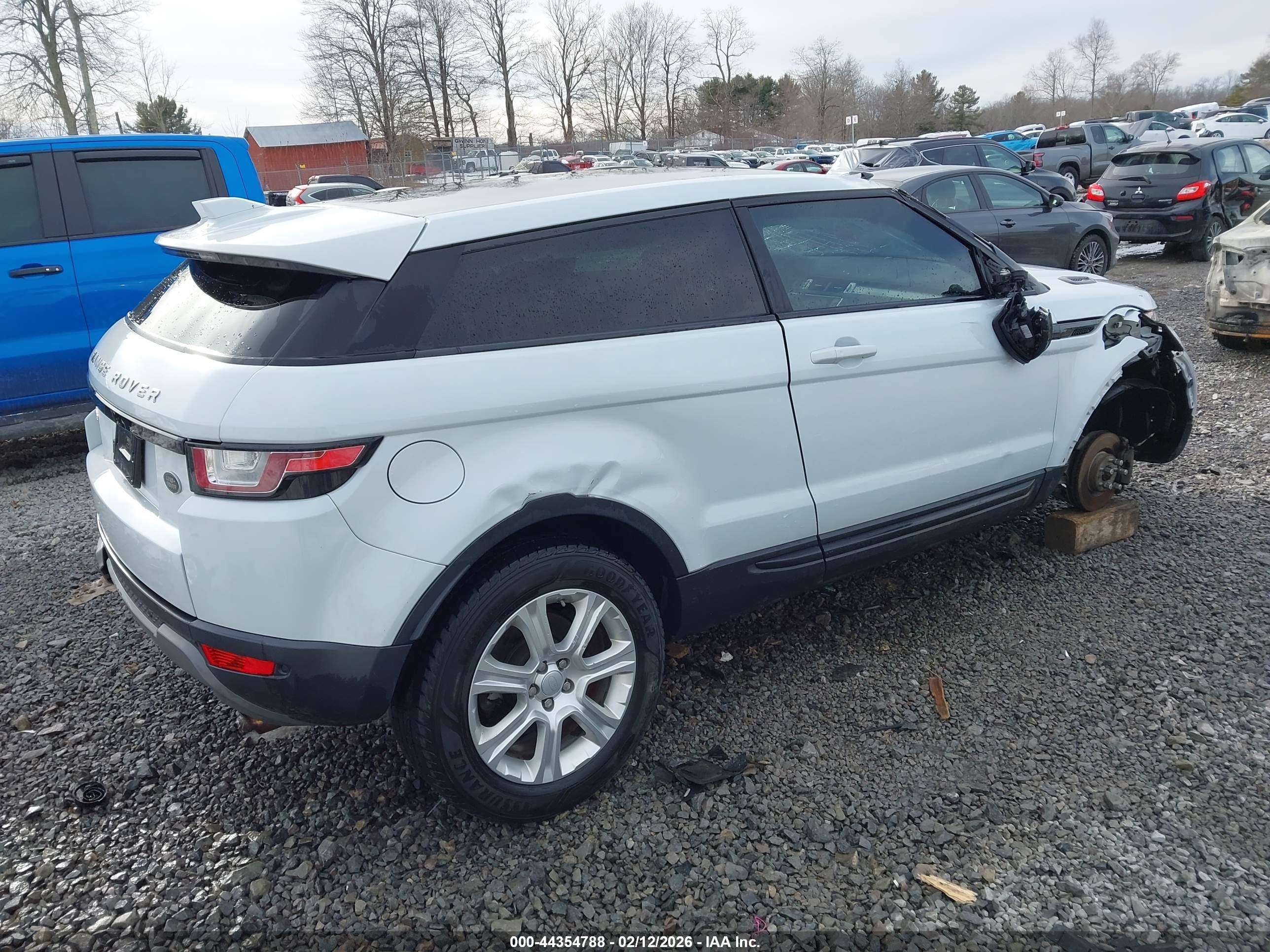 LAND ROVER image 4