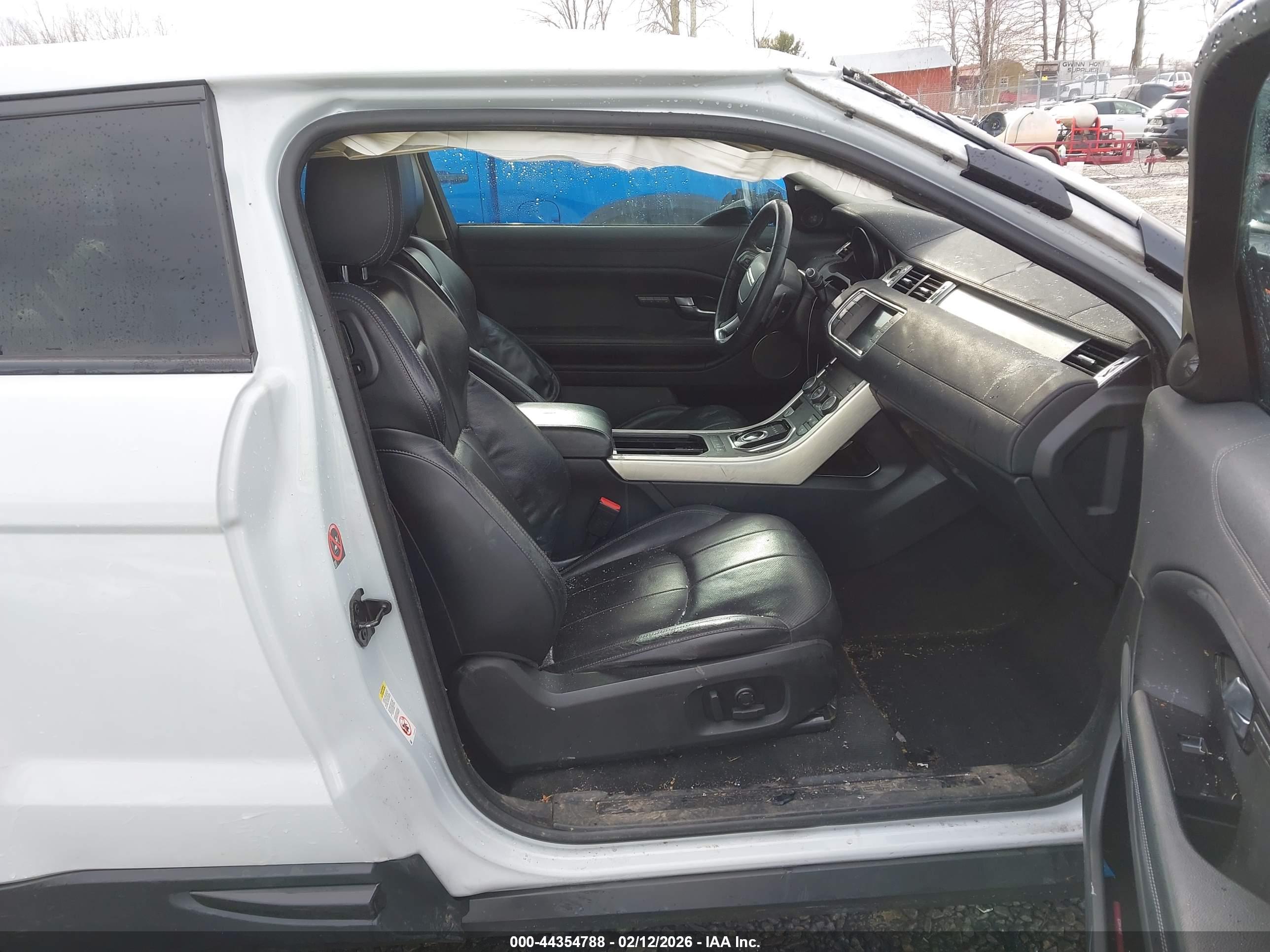 LAND ROVER image 5