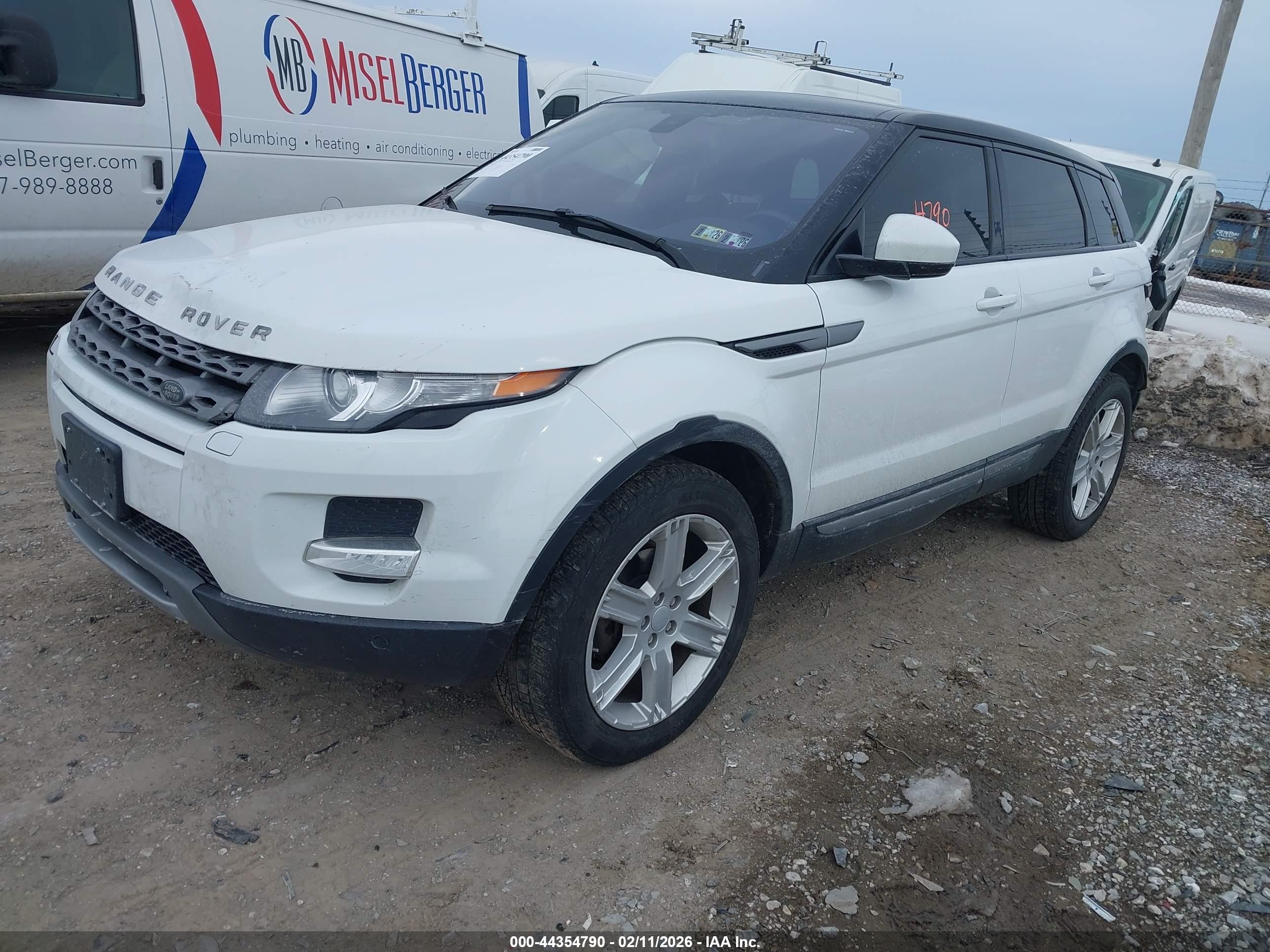 LAND ROVER image 2
