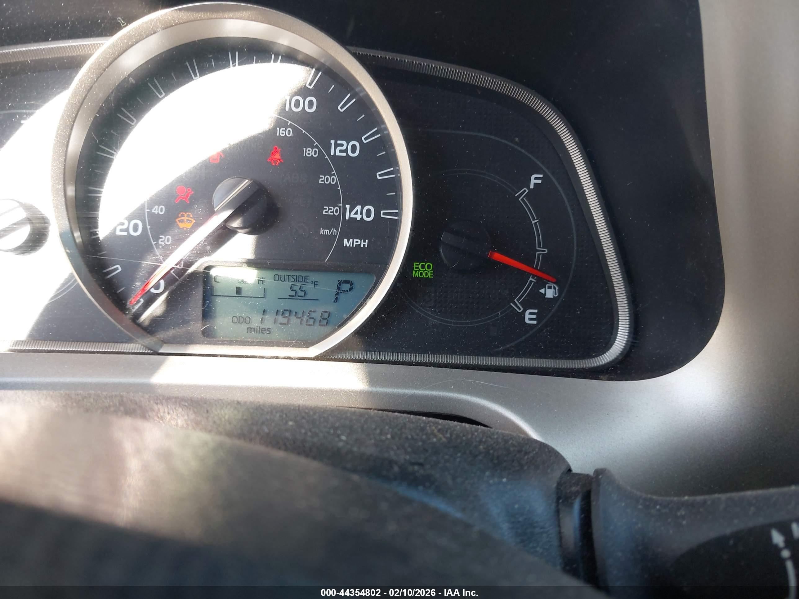 TOYOTA RAV4 image 7
