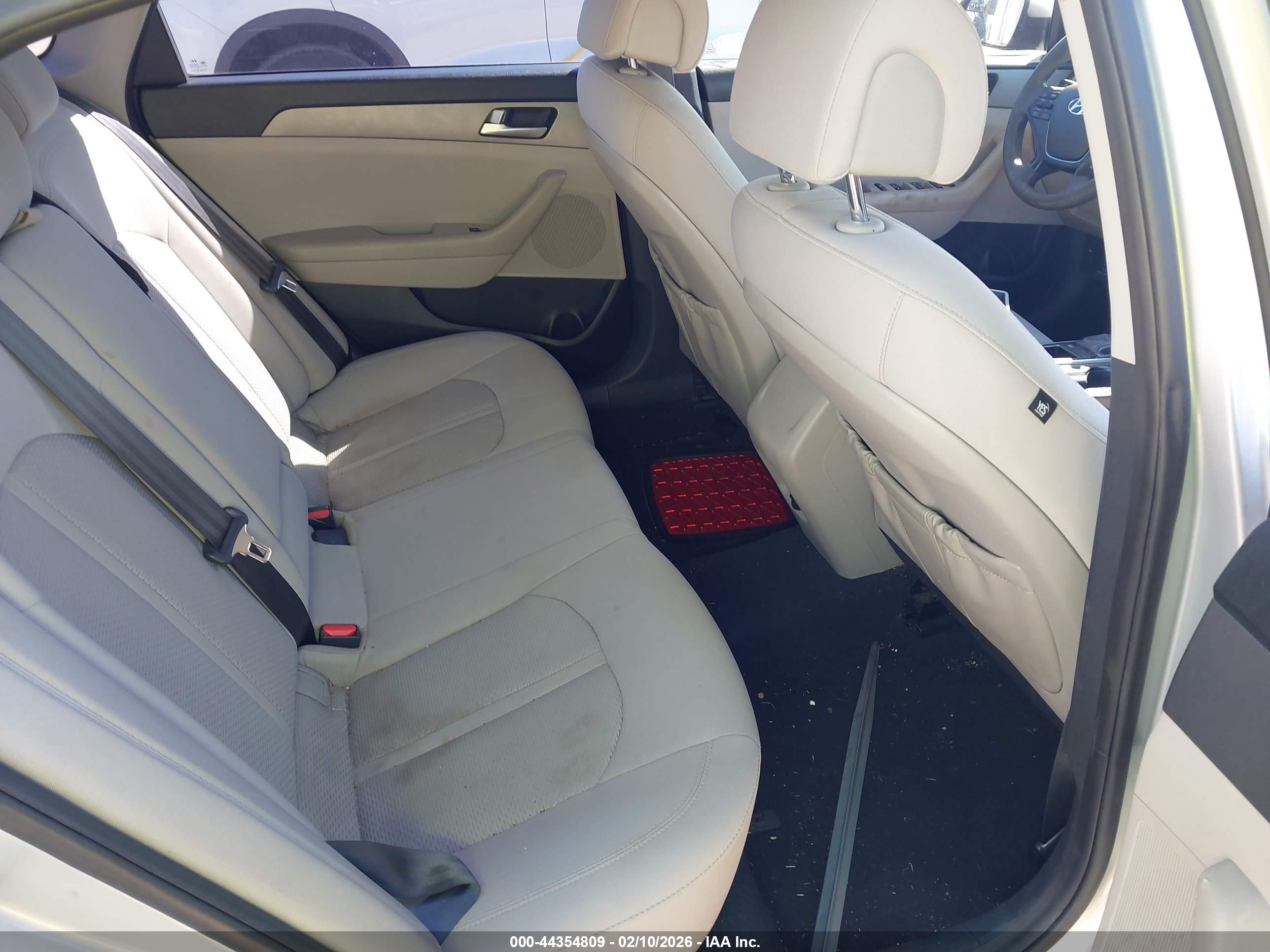 HYUNDAI SONATA image 8