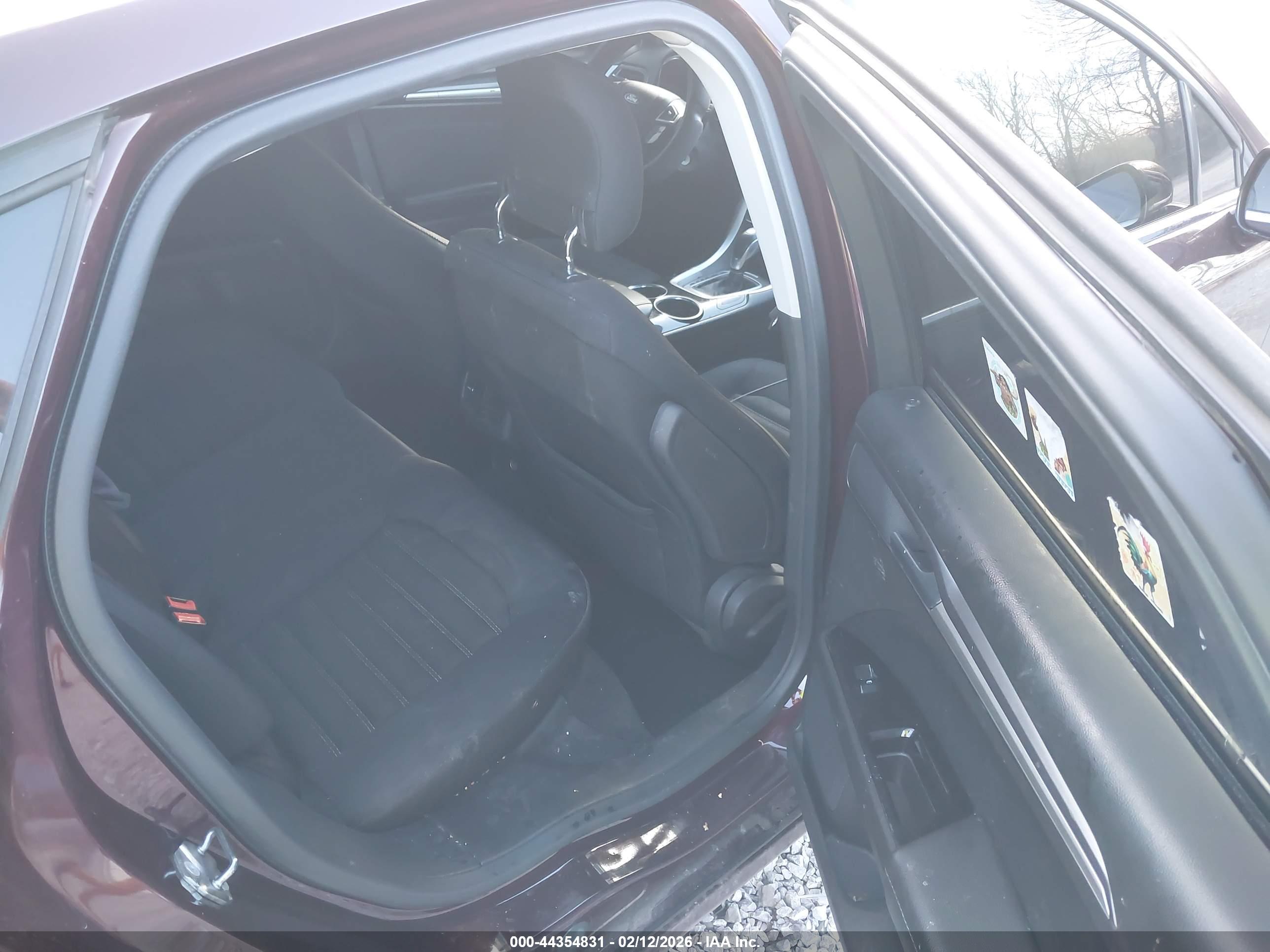 FORD FUSION image 8