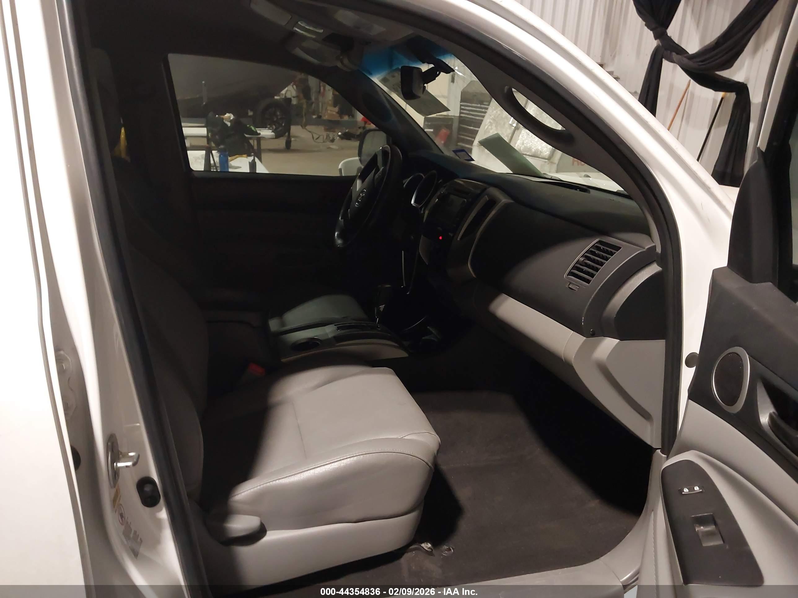 TOYOTA TACOMA image 5