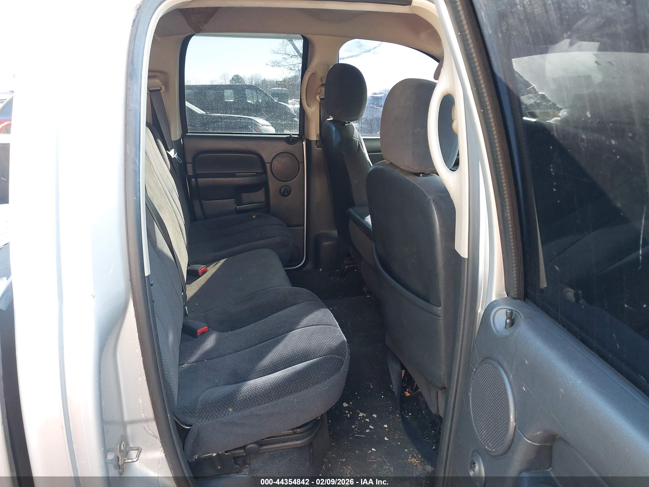 DODGE RAM image 8