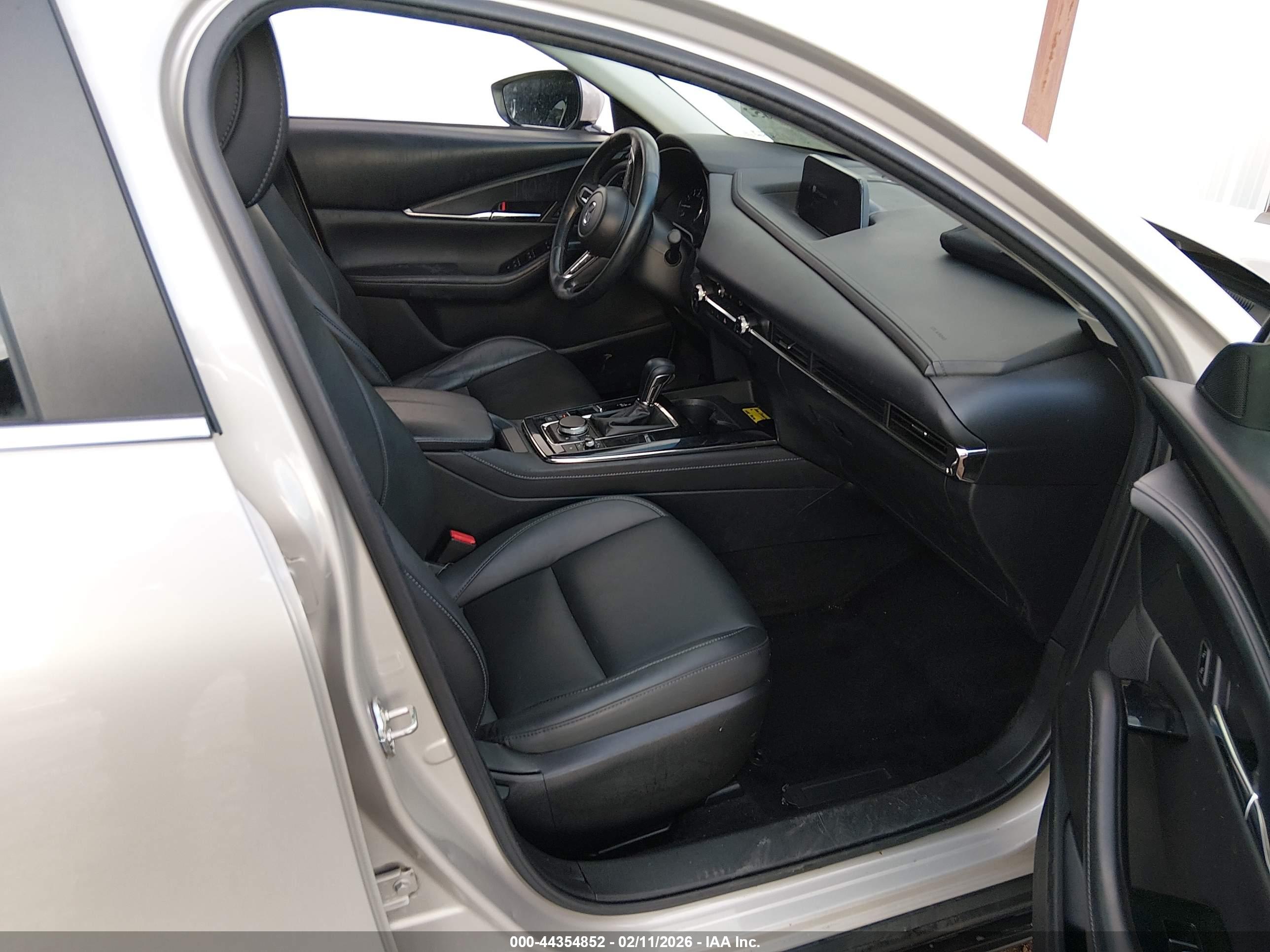 MAZDA CX-30 image 5