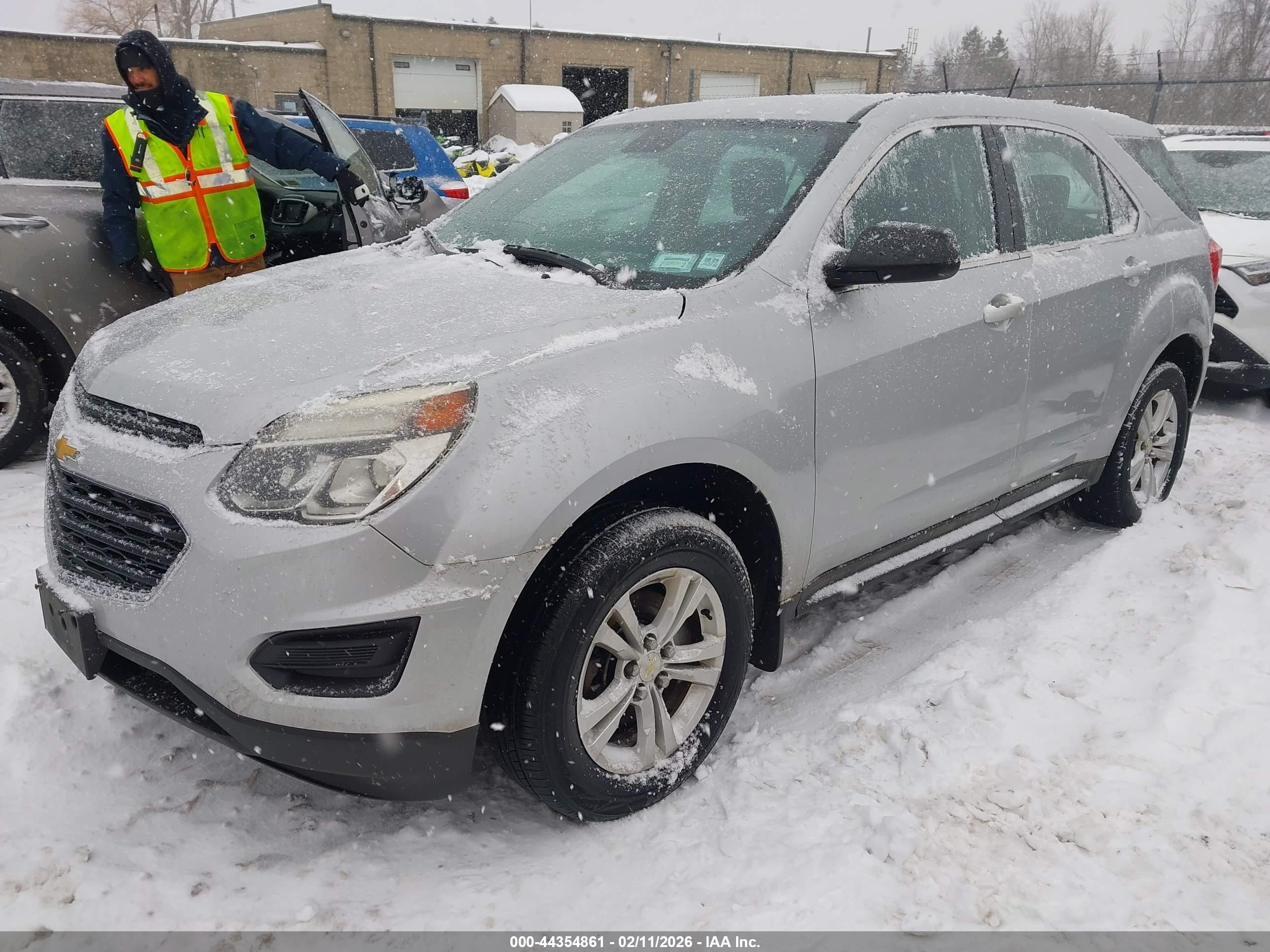 CHEVROLET EQUINOX image 2