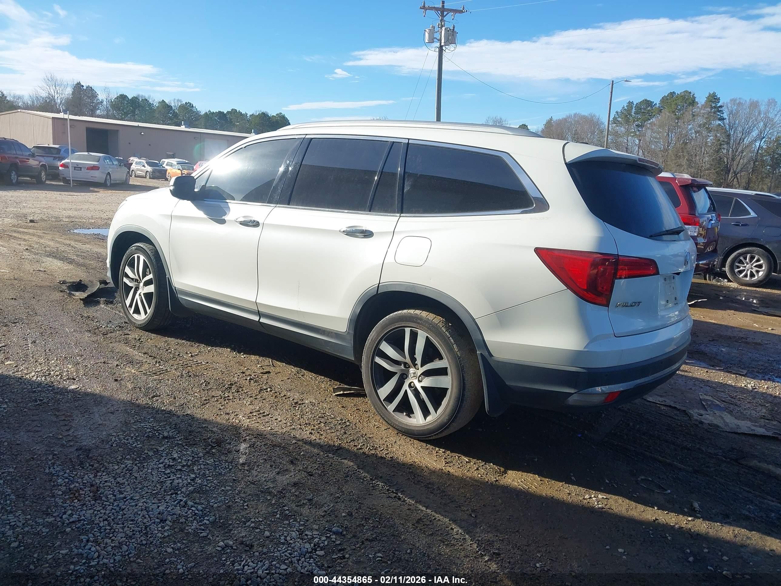 HONDA PILOT image 3