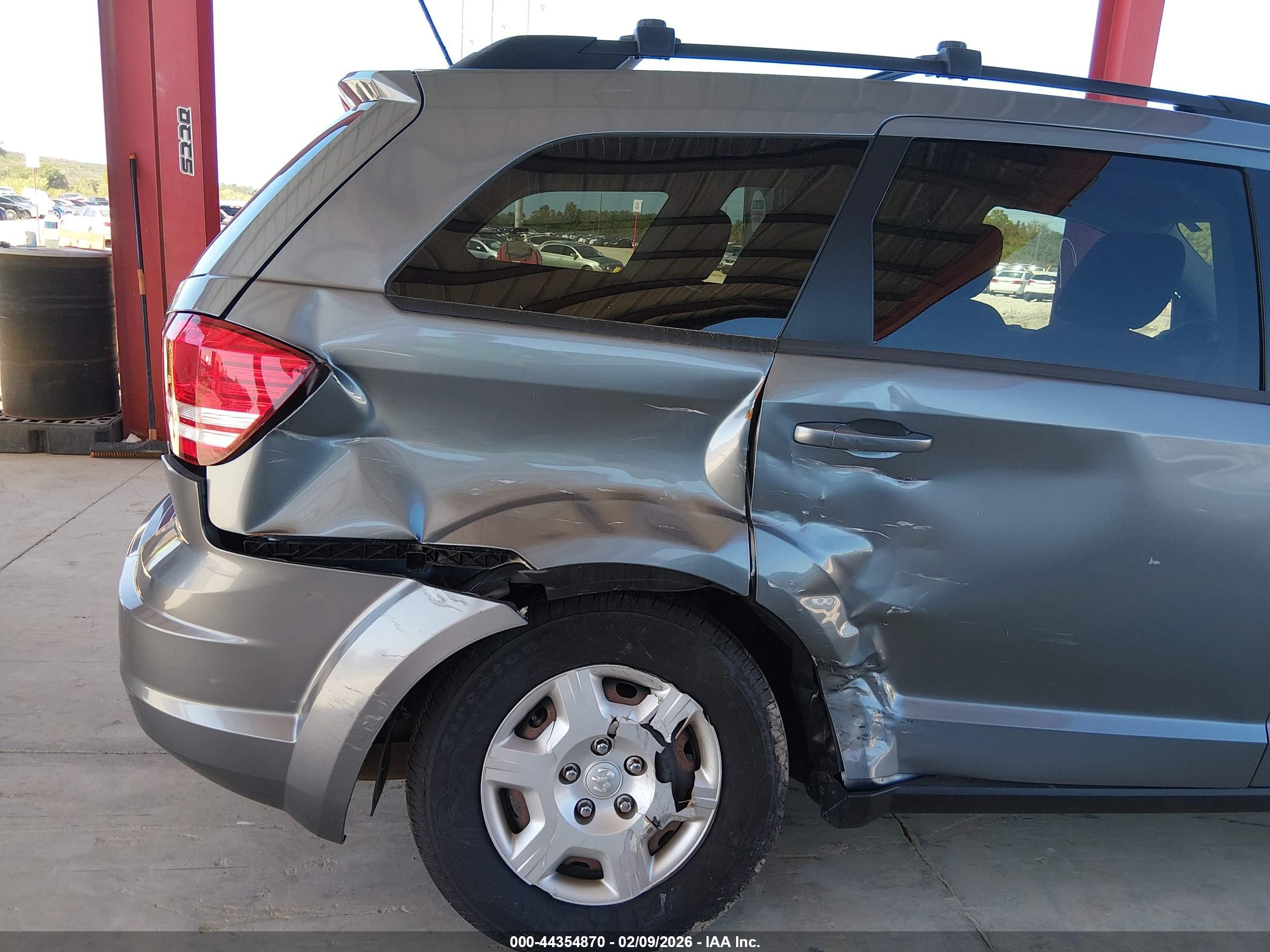 DODGE JOURNEY image 6