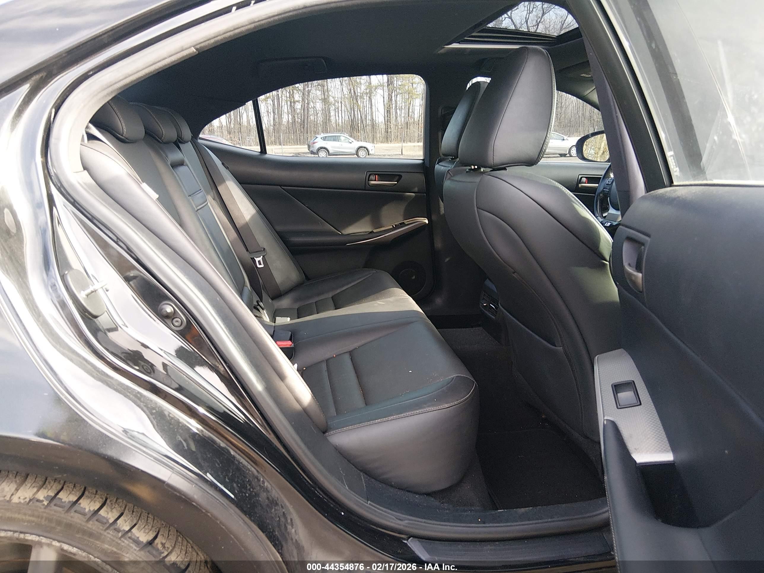 LEXUS IS image 8