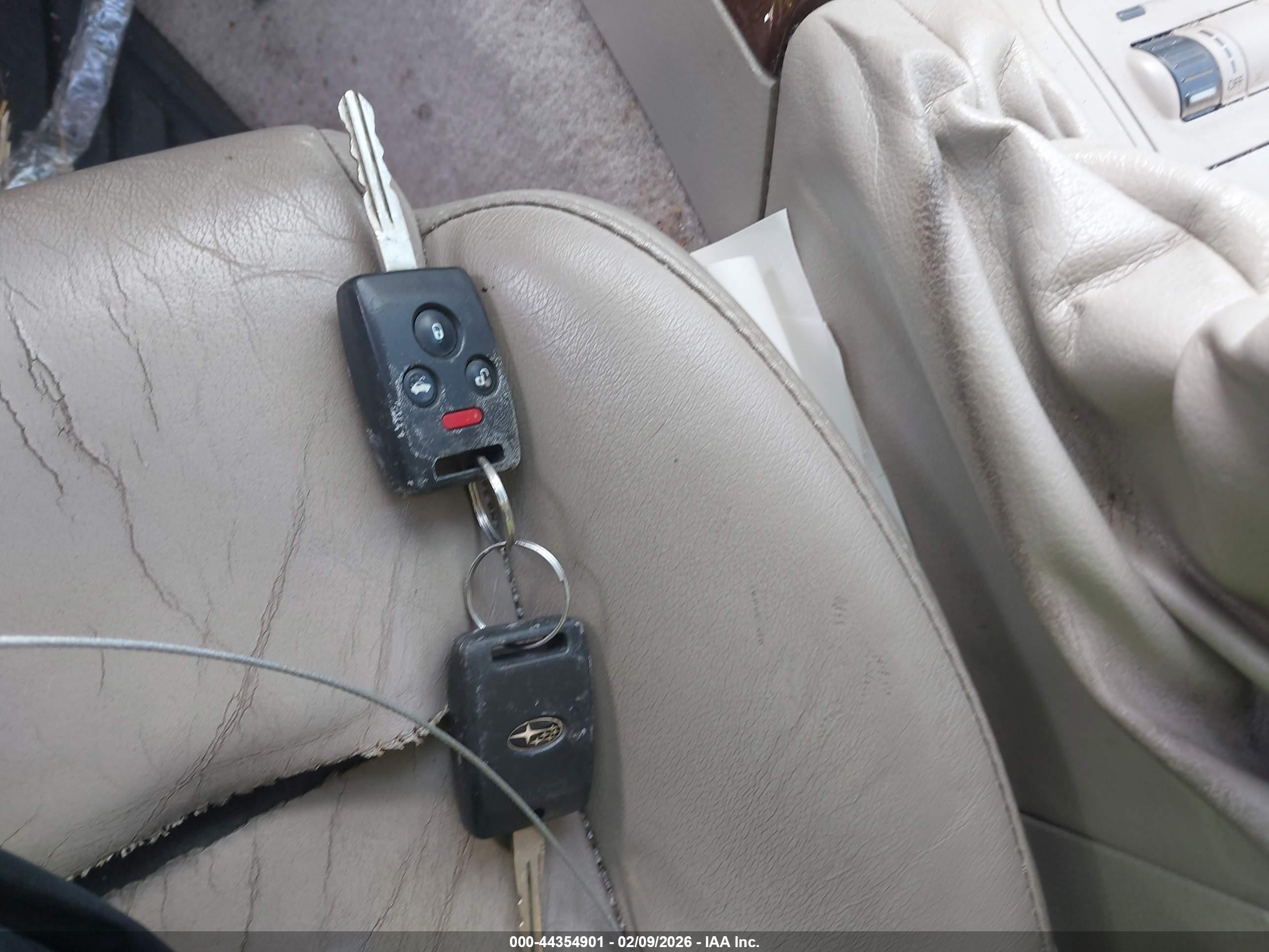 SUBARU OUTBACK image 11