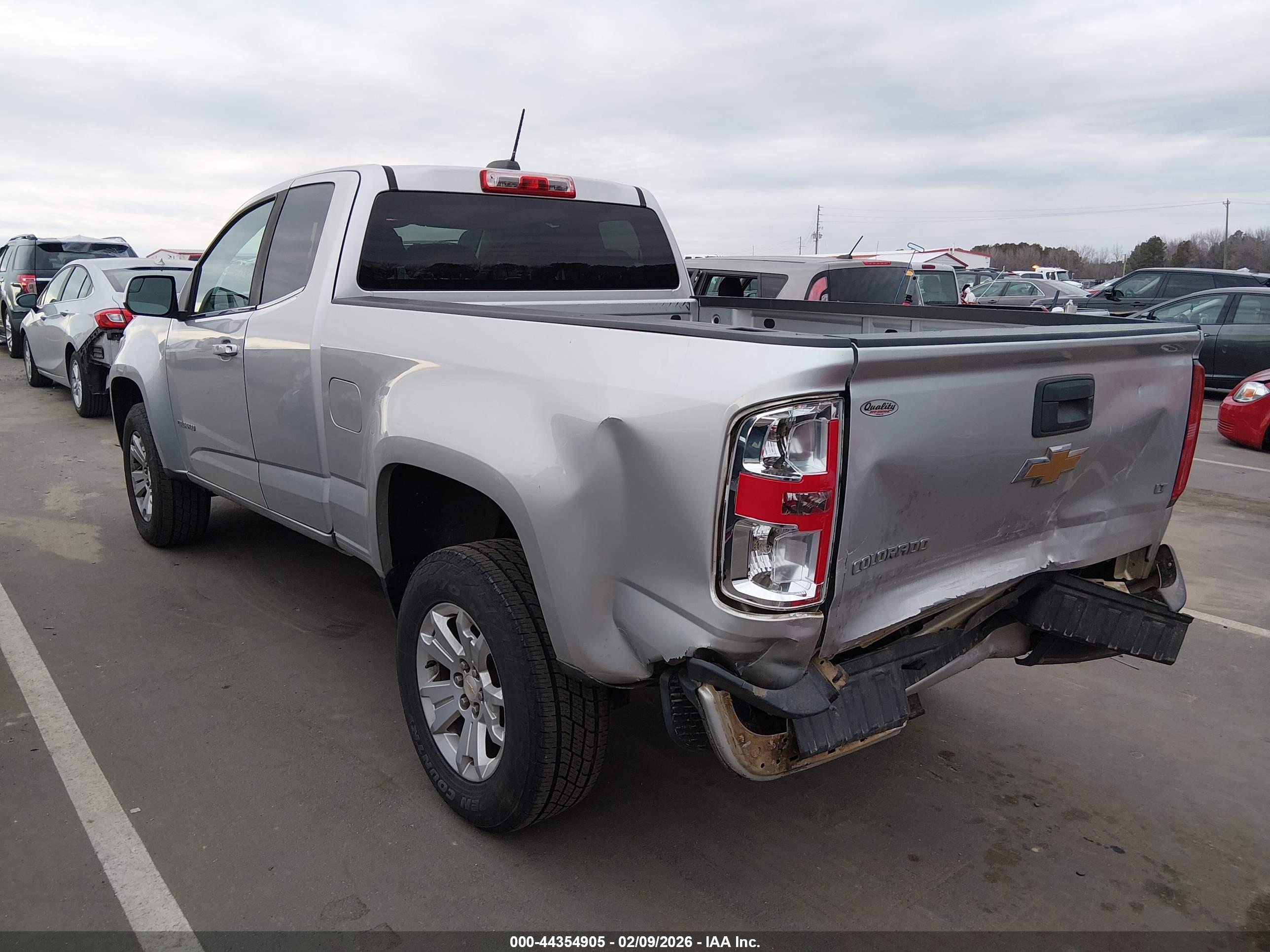 CHEVROLET COLORADO image 3