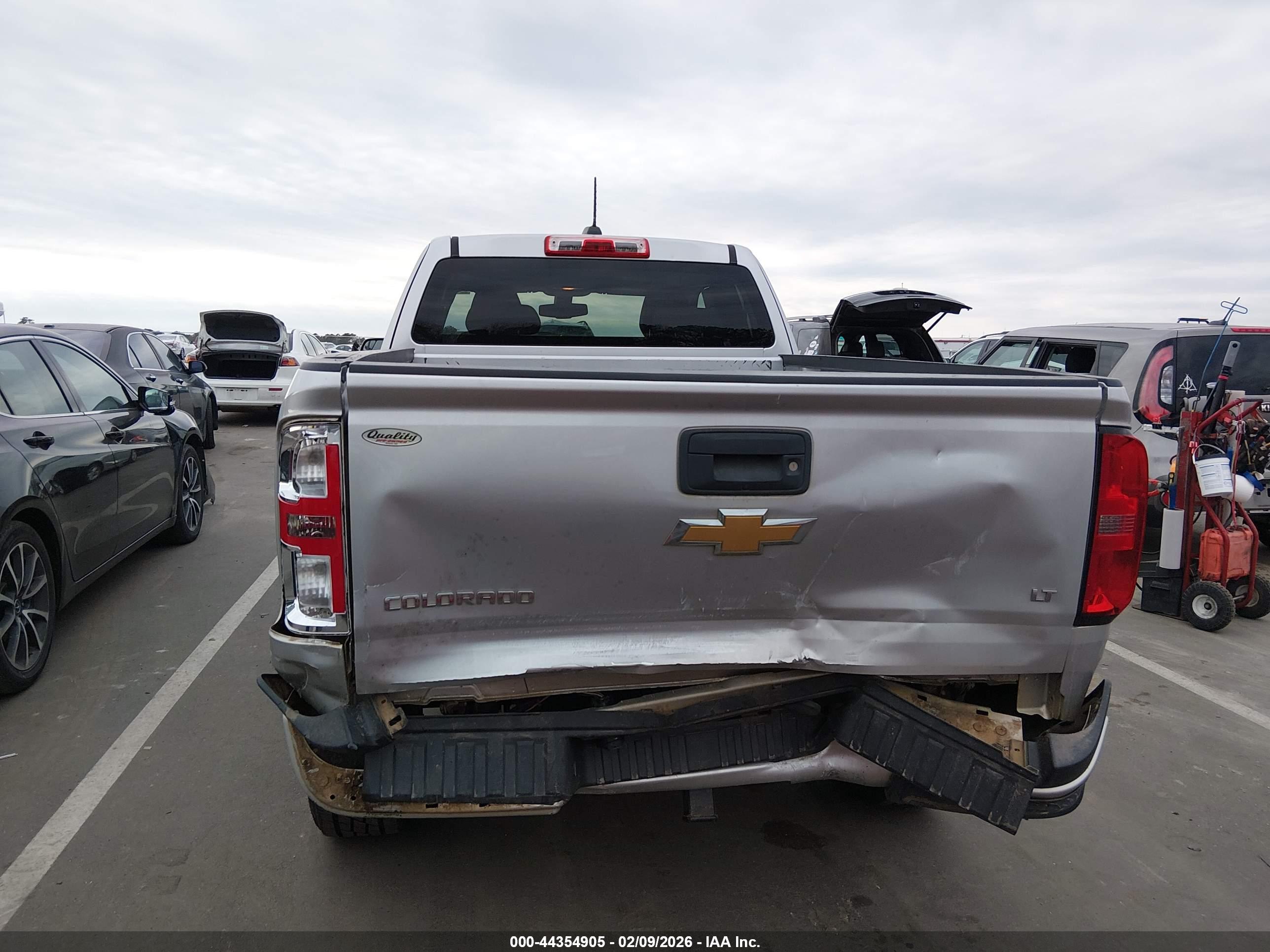 CHEVROLET COLORADO image 6