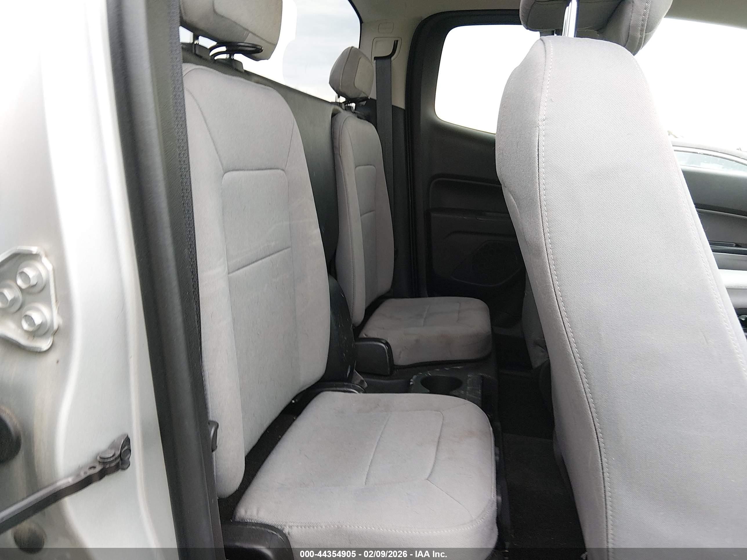 CHEVROLET COLORADO image 8
