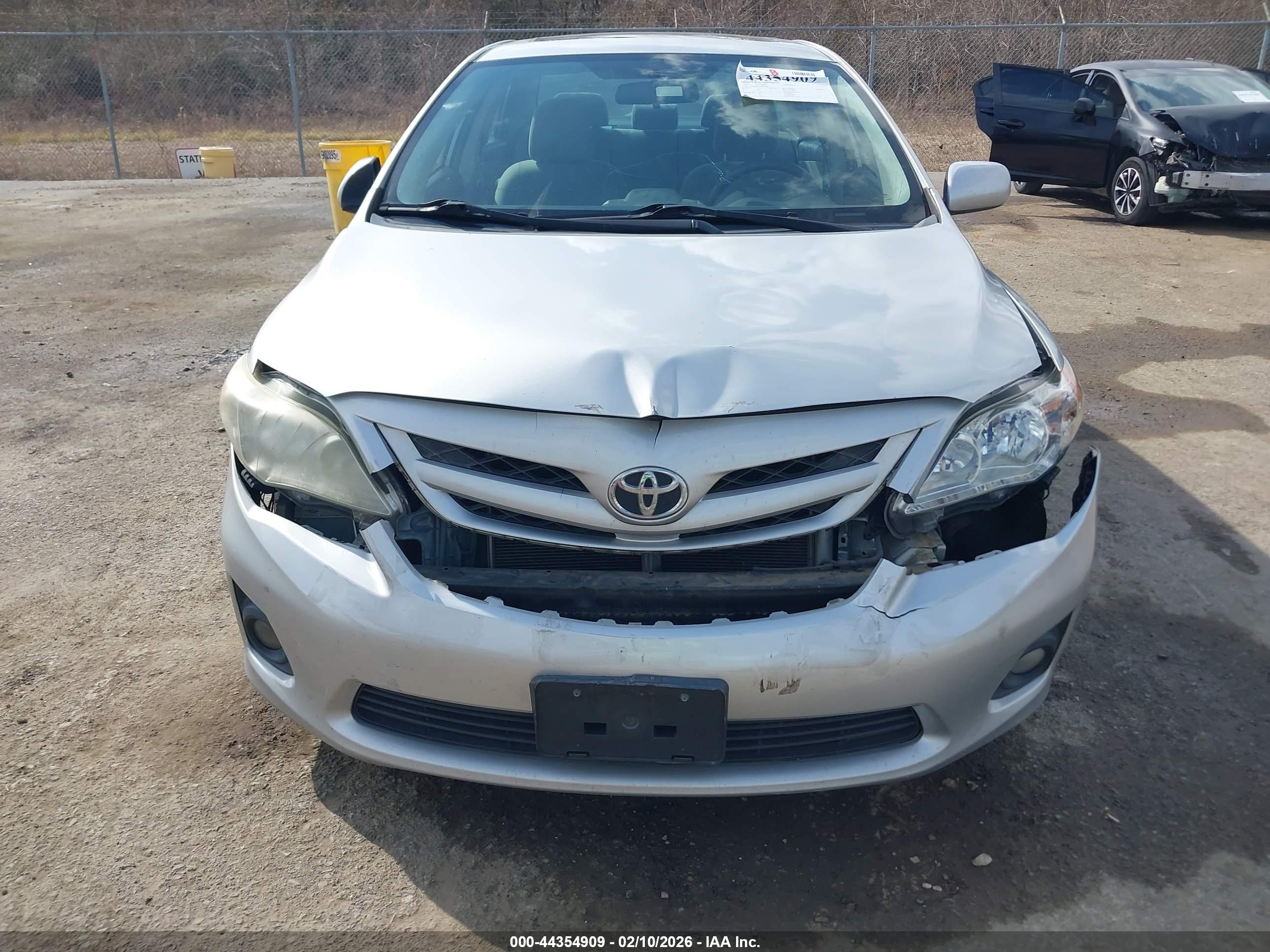 TOYOTA COROLLA image 6