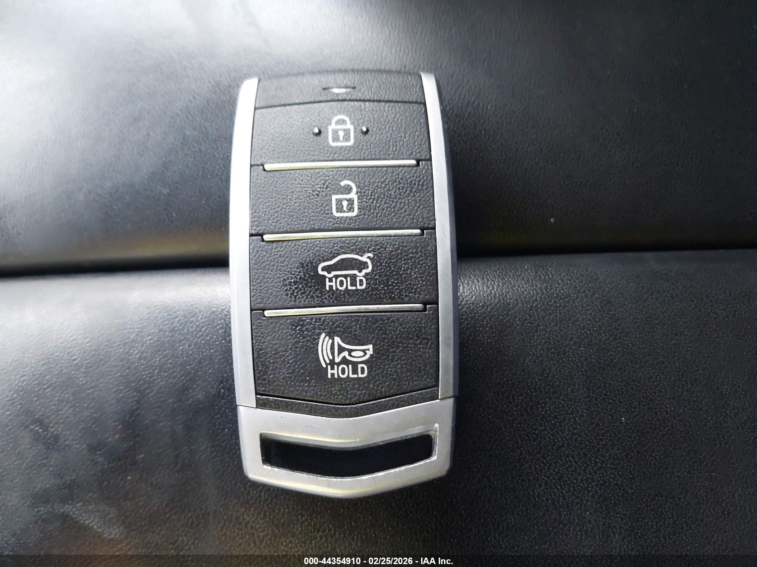 GENESIS G90 image 11