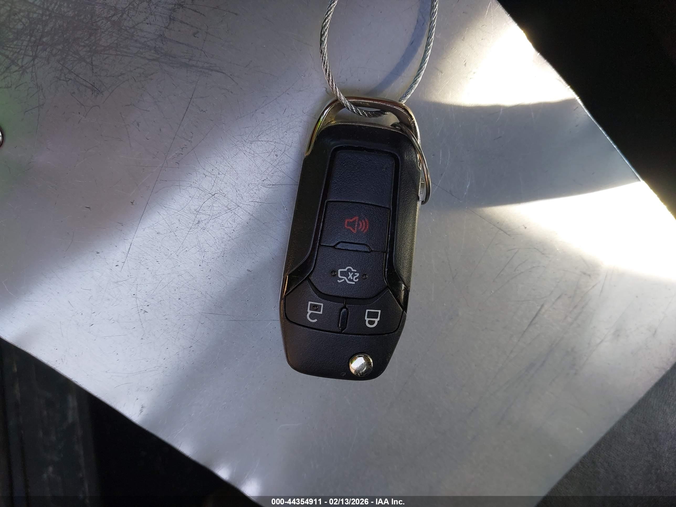 FORD FUSION image 11