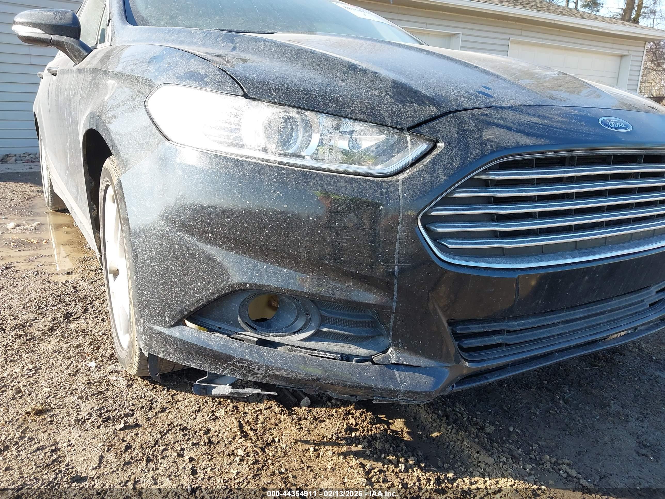 FORD FUSION image 6