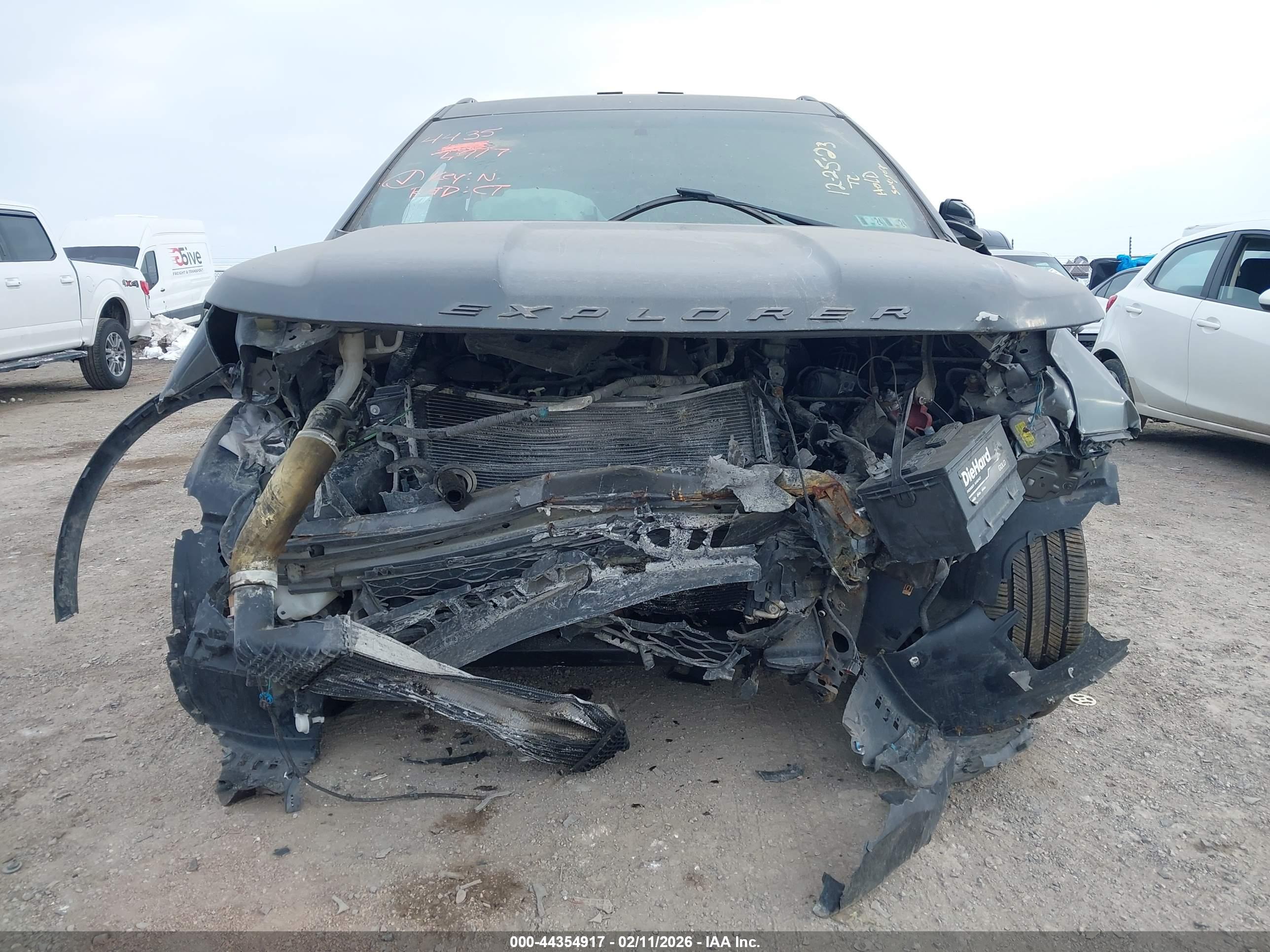 FORD EXPLORER image 6