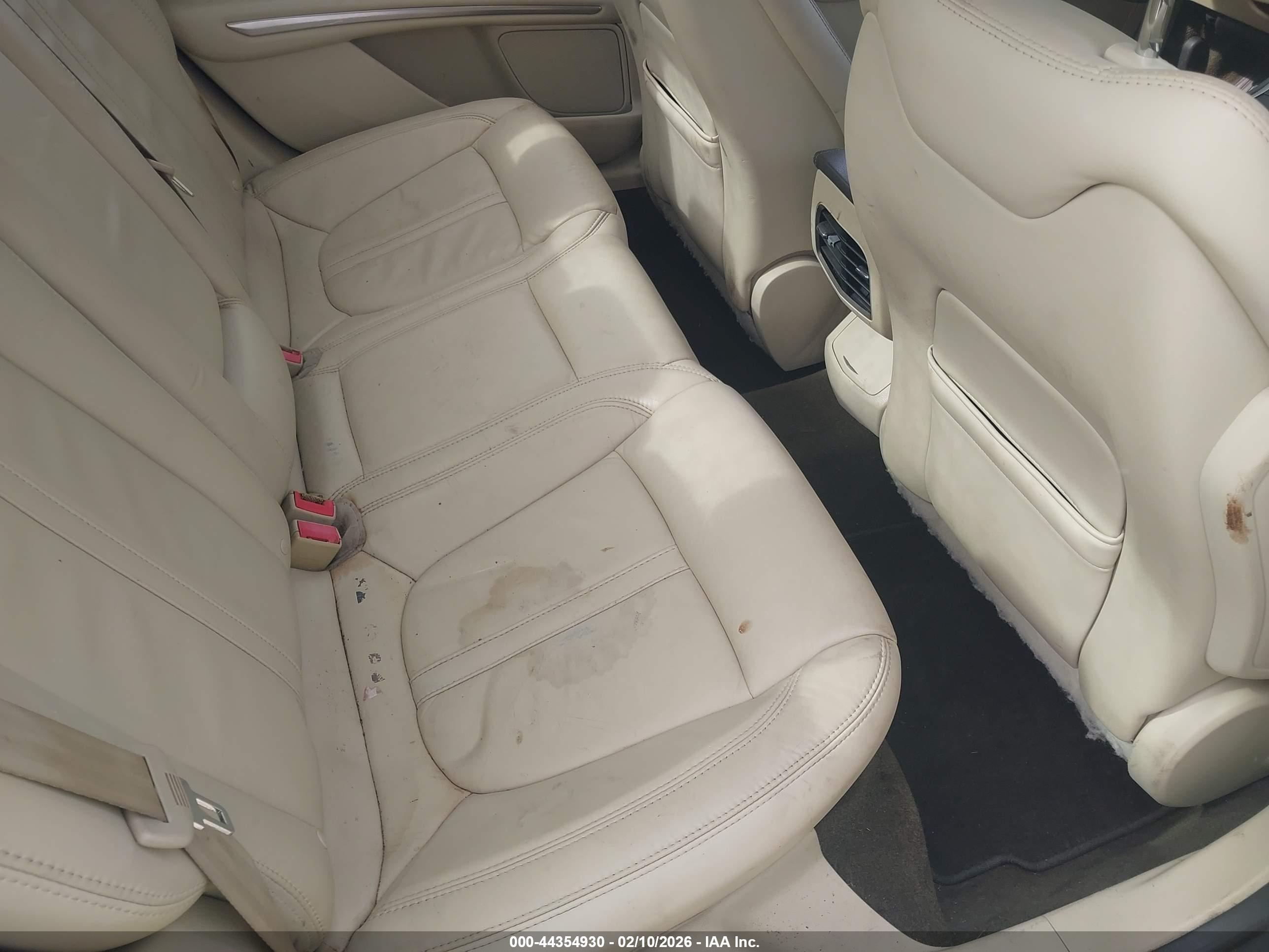 LINCOLN MKZ image 8