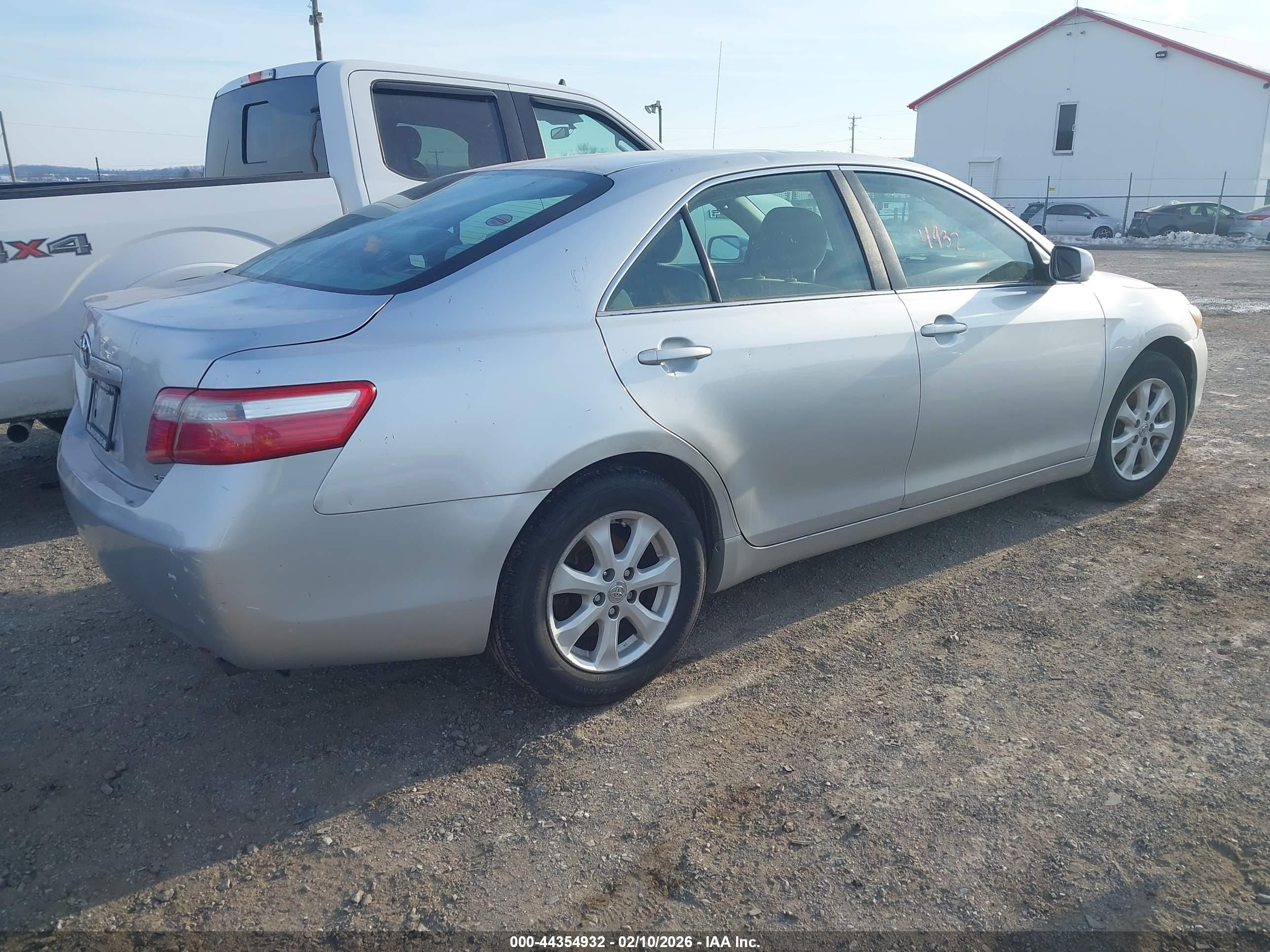 TOYOTA CAMRY image 4