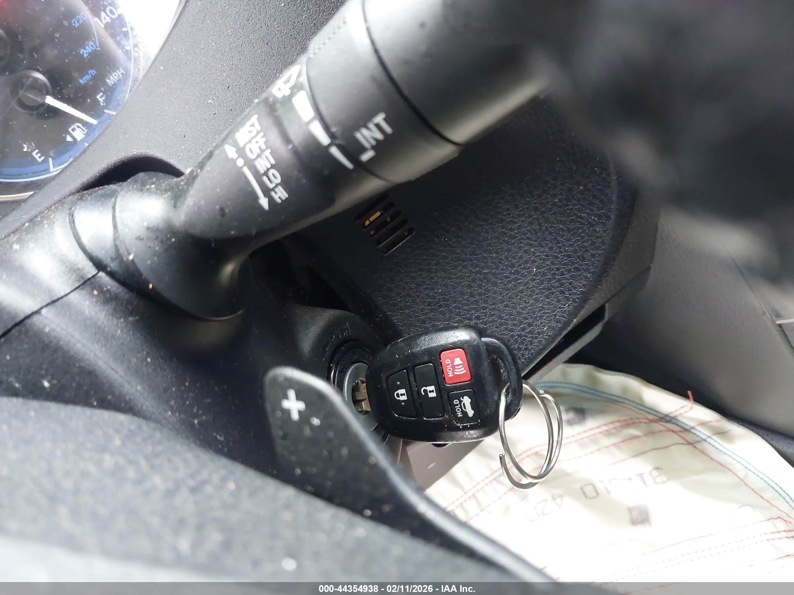 TOYOTA COROLLA image 11