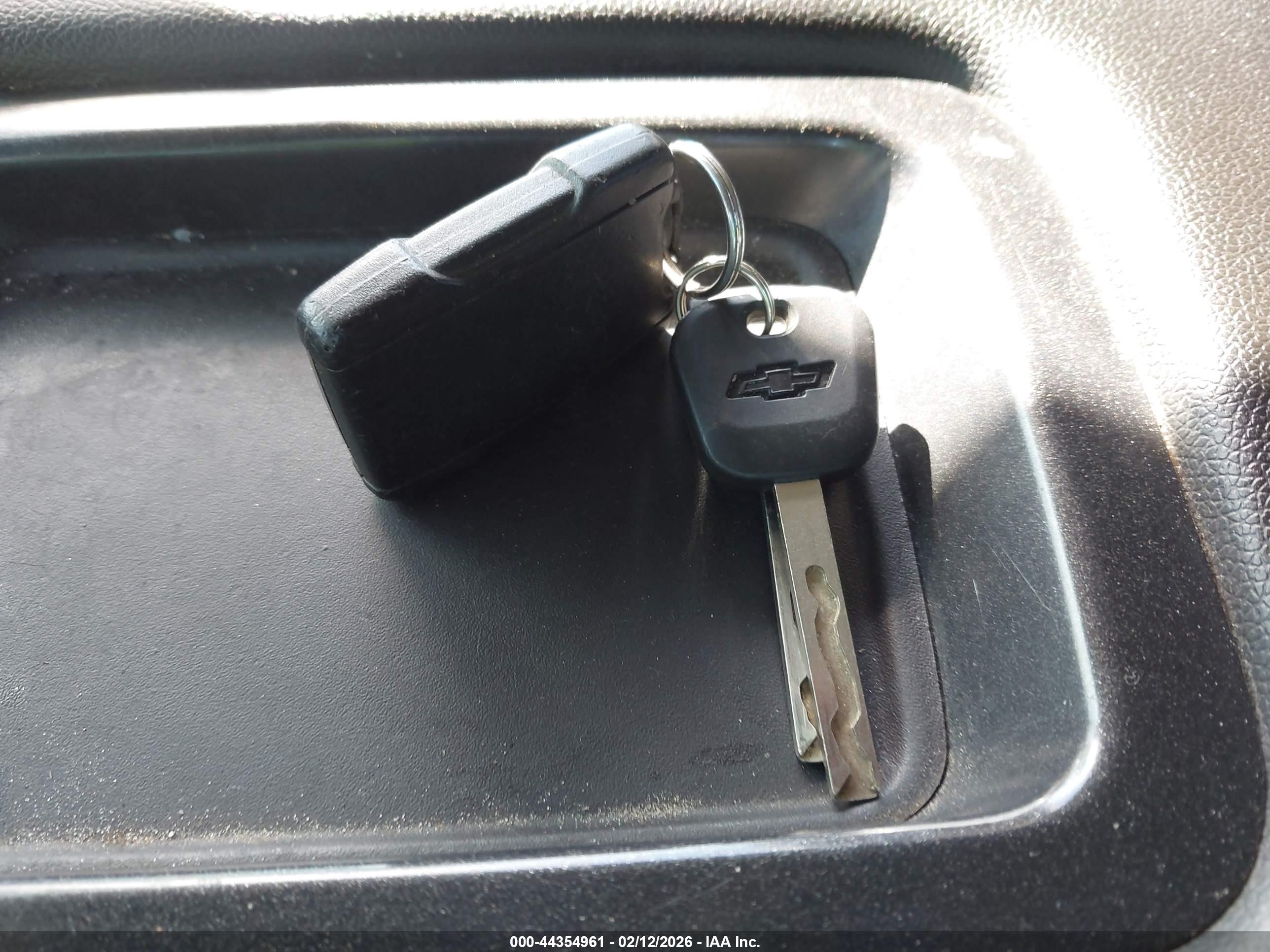 CHEVROLET SILVERADO image 11