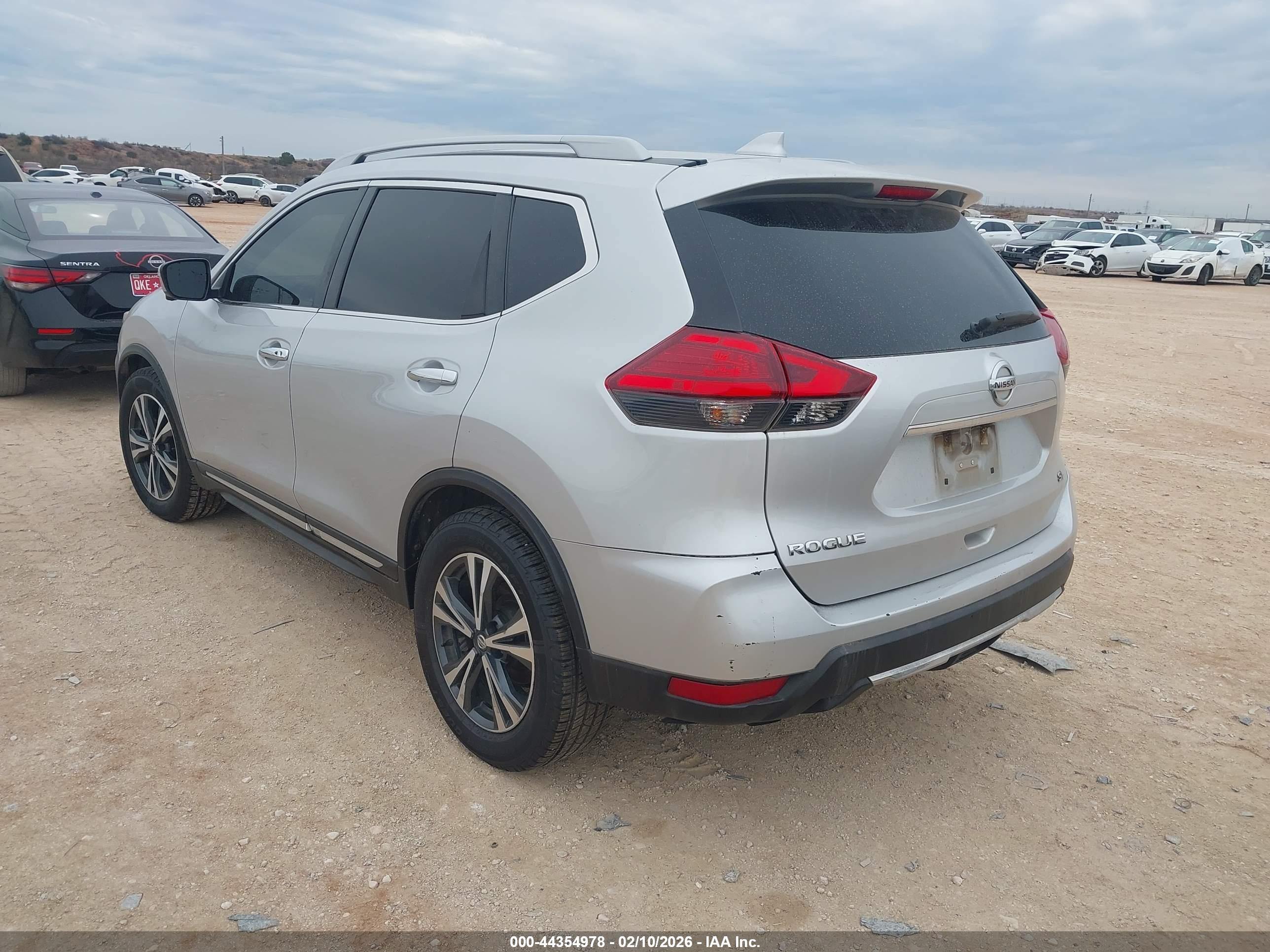 NISSAN ROGUE image 3