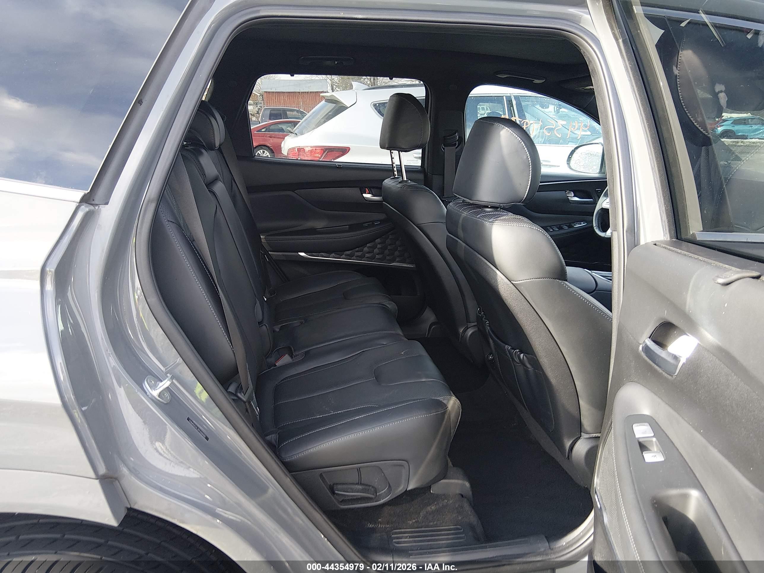HYUNDAI SANTA image 8