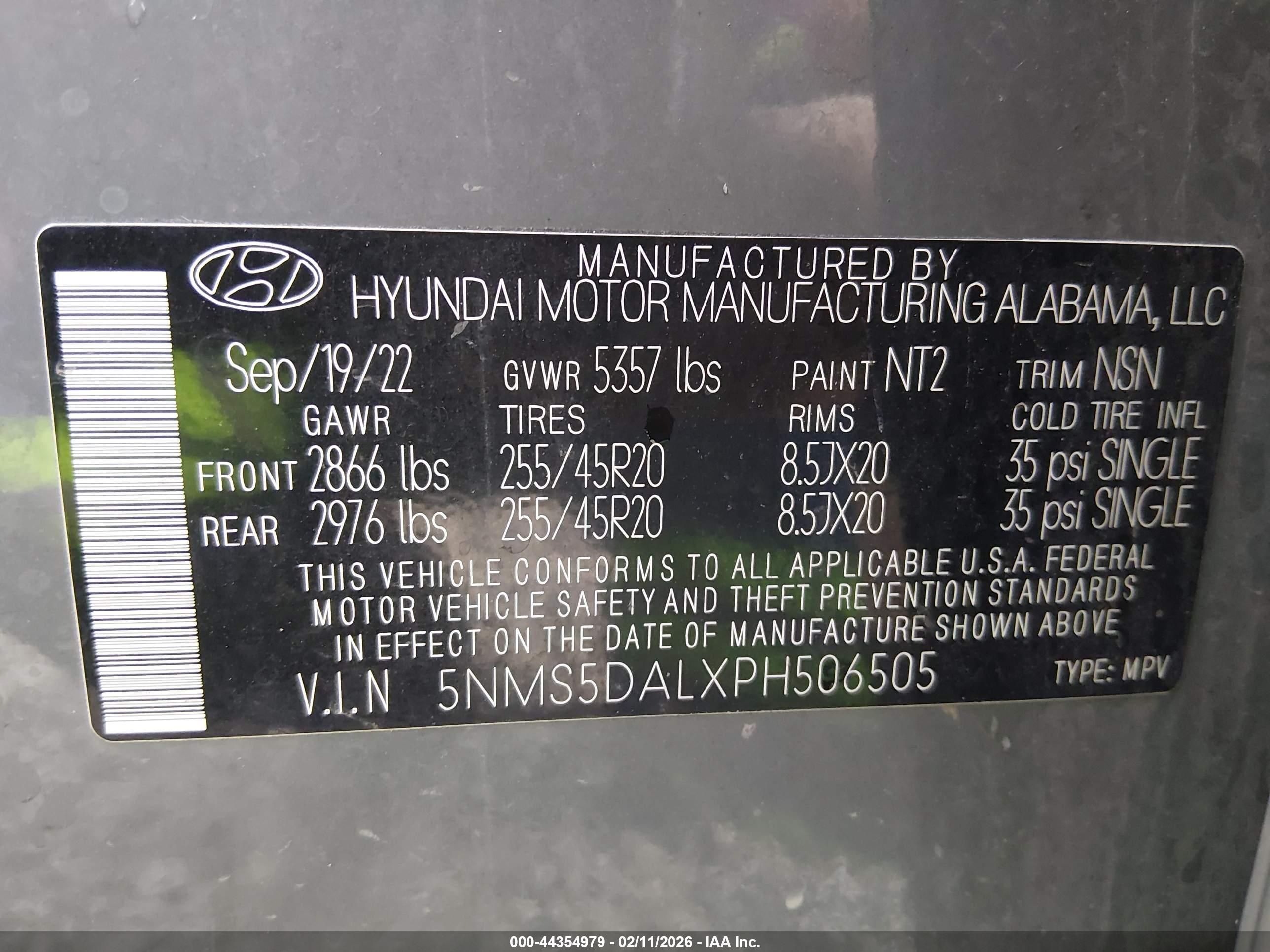 HYUNDAI SANTA image 9