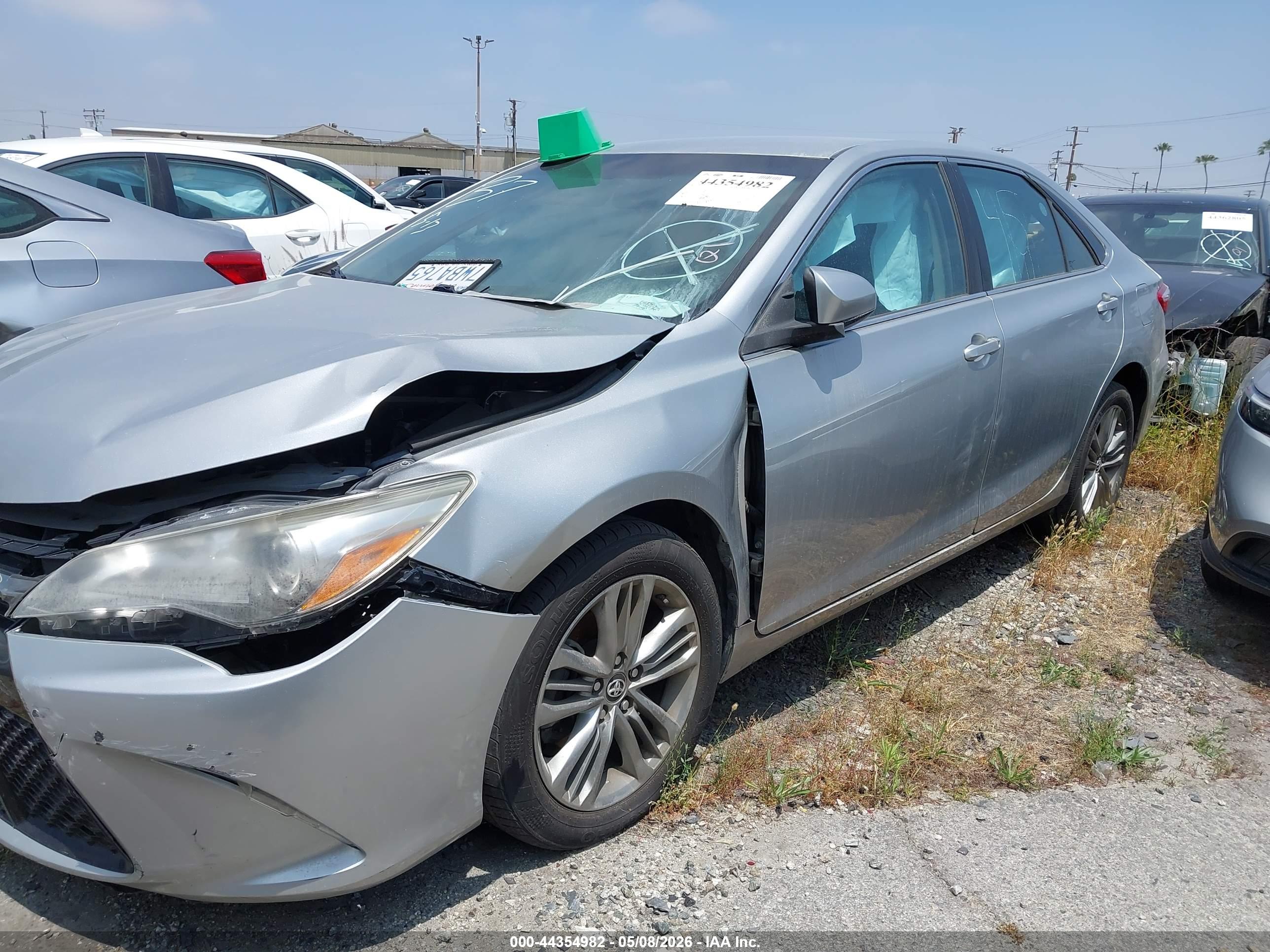 TOYOTA CAMRY image 2