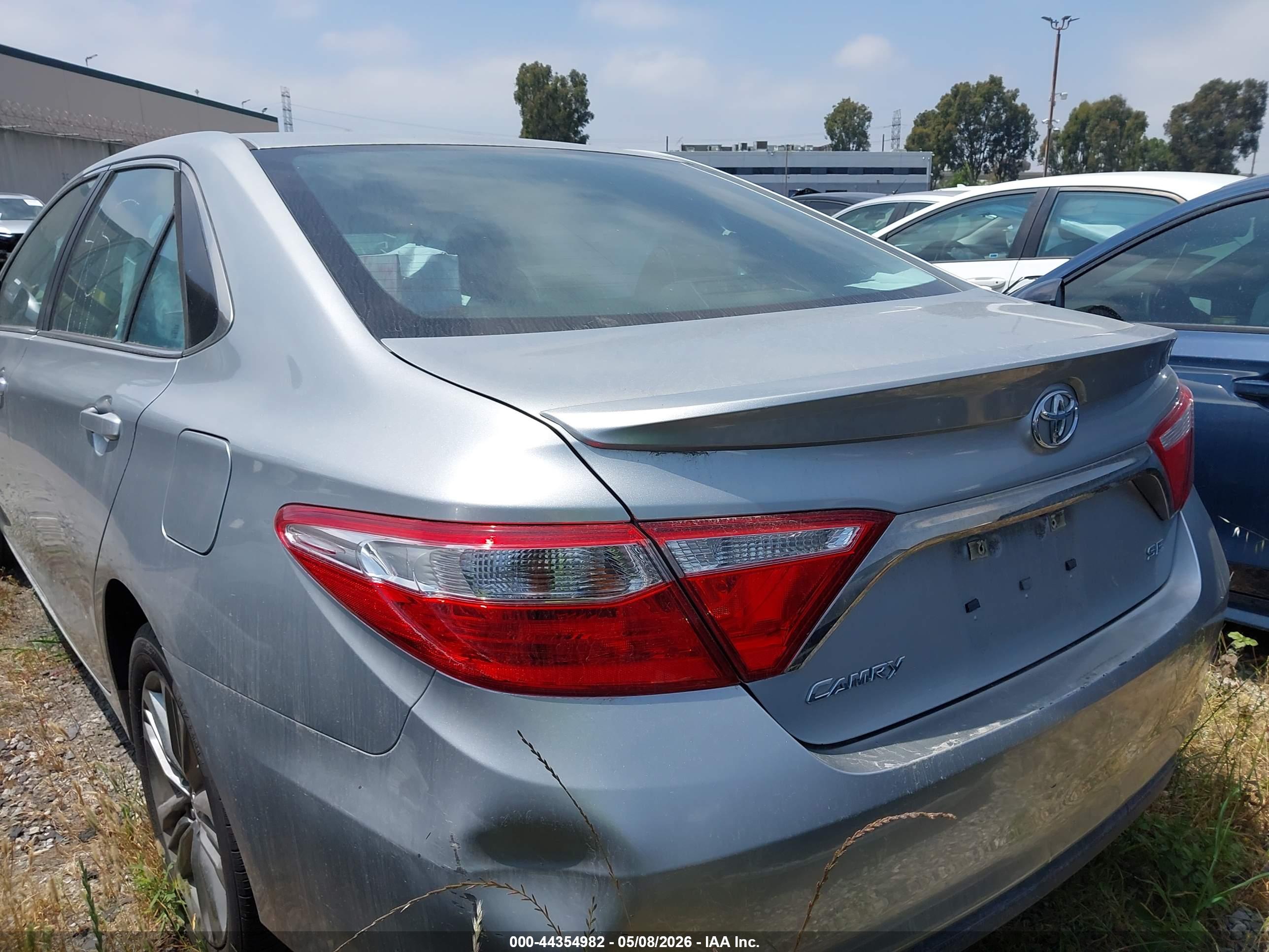TOYOTA CAMRY image 3