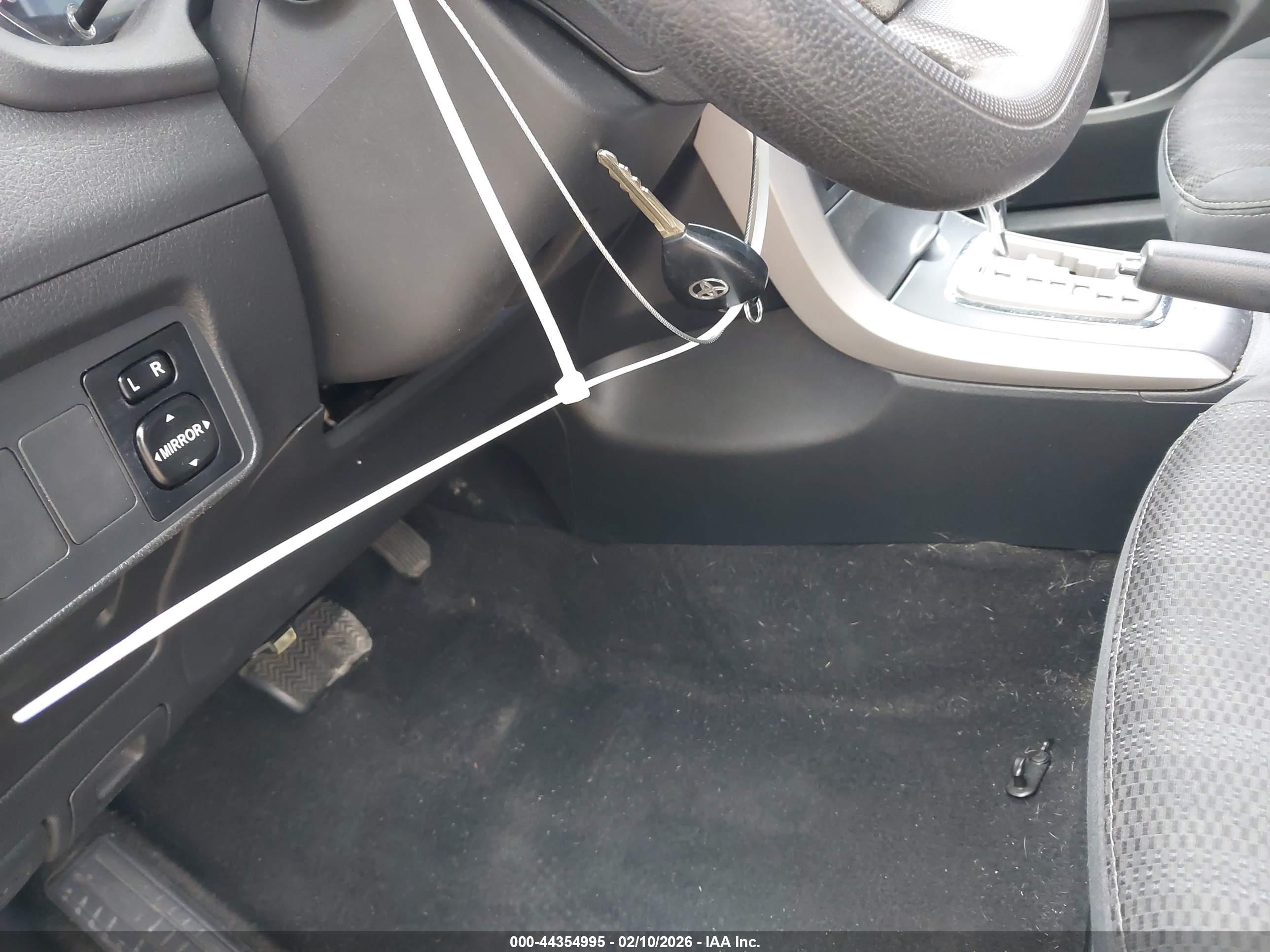 TOYOTA COROLLA image 11