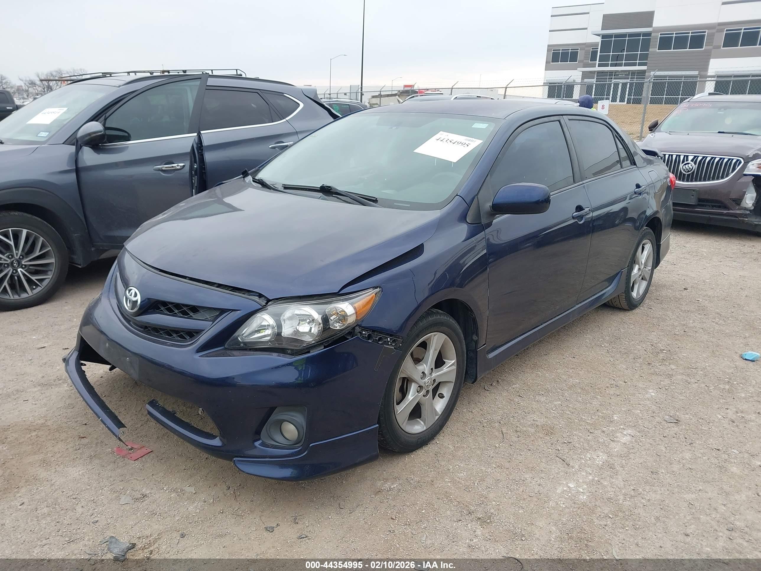 TOYOTA COROLLA image 2