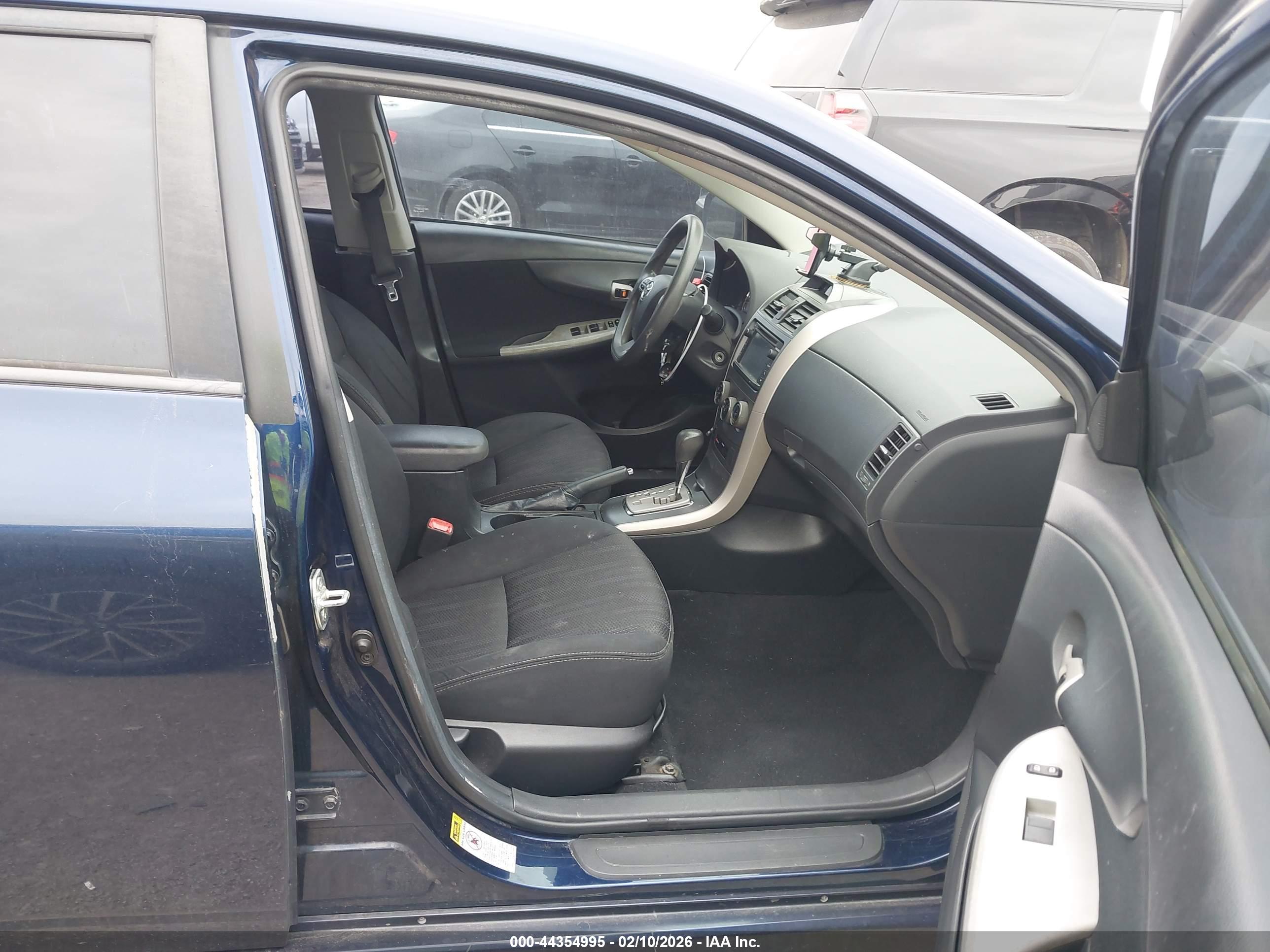 TOYOTA COROLLA image 5