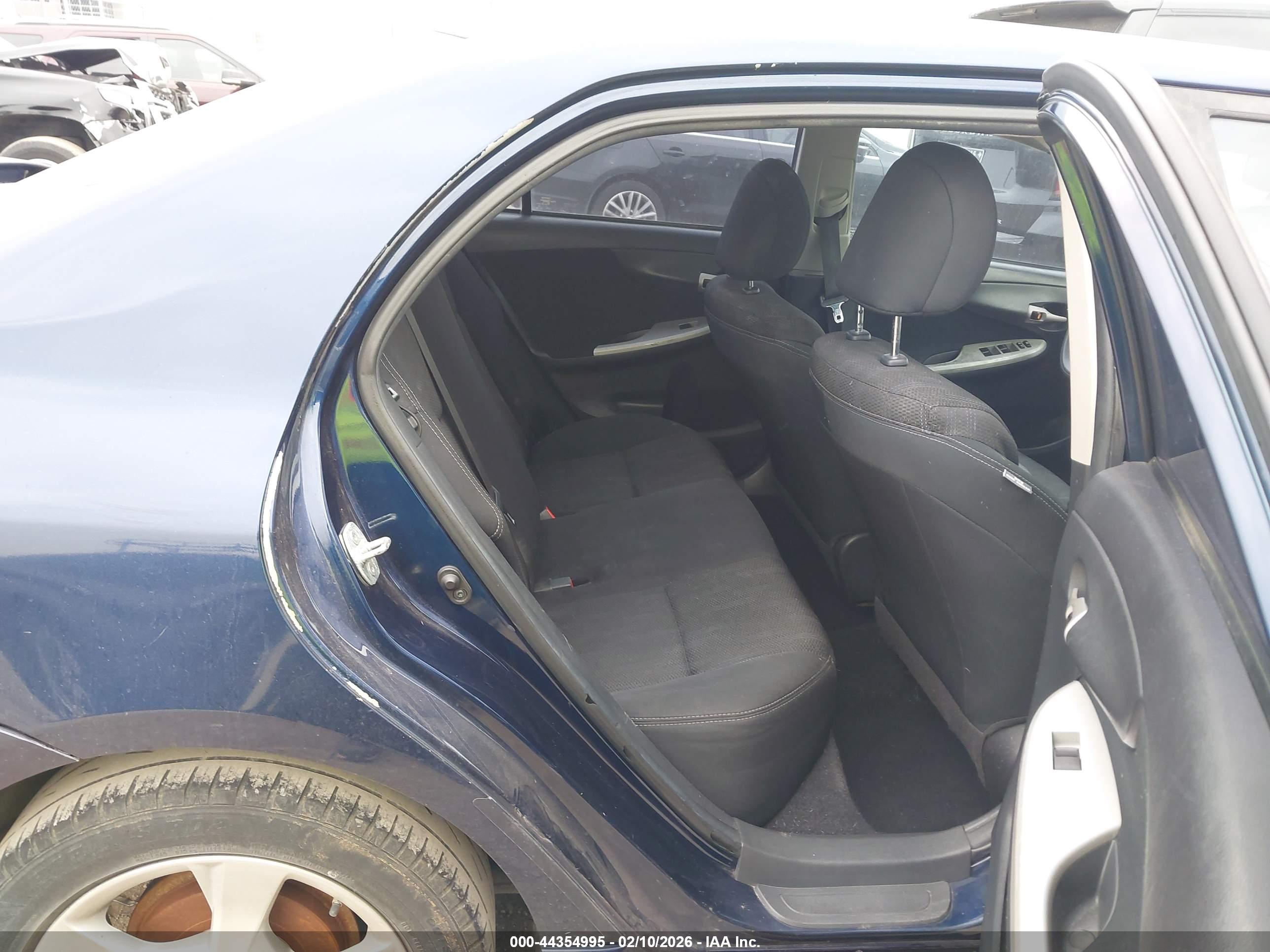 TOYOTA COROLLA image 8