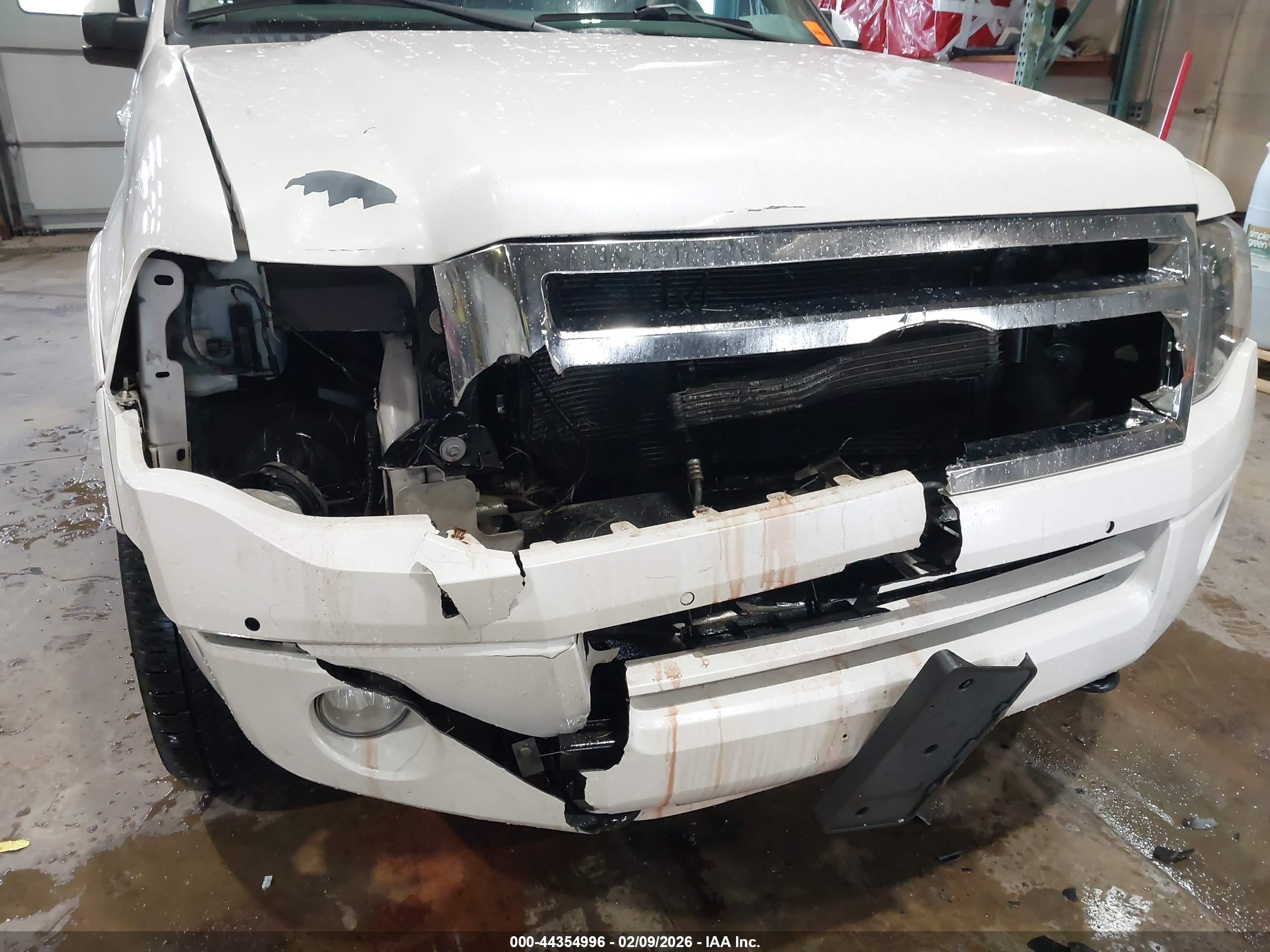 FORD EXPEDITION image 6