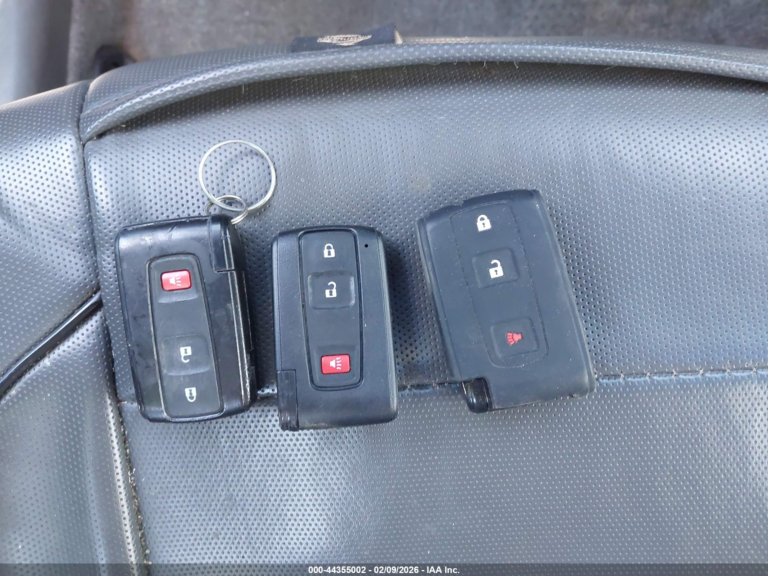 TOYOTA PRIUS image 11