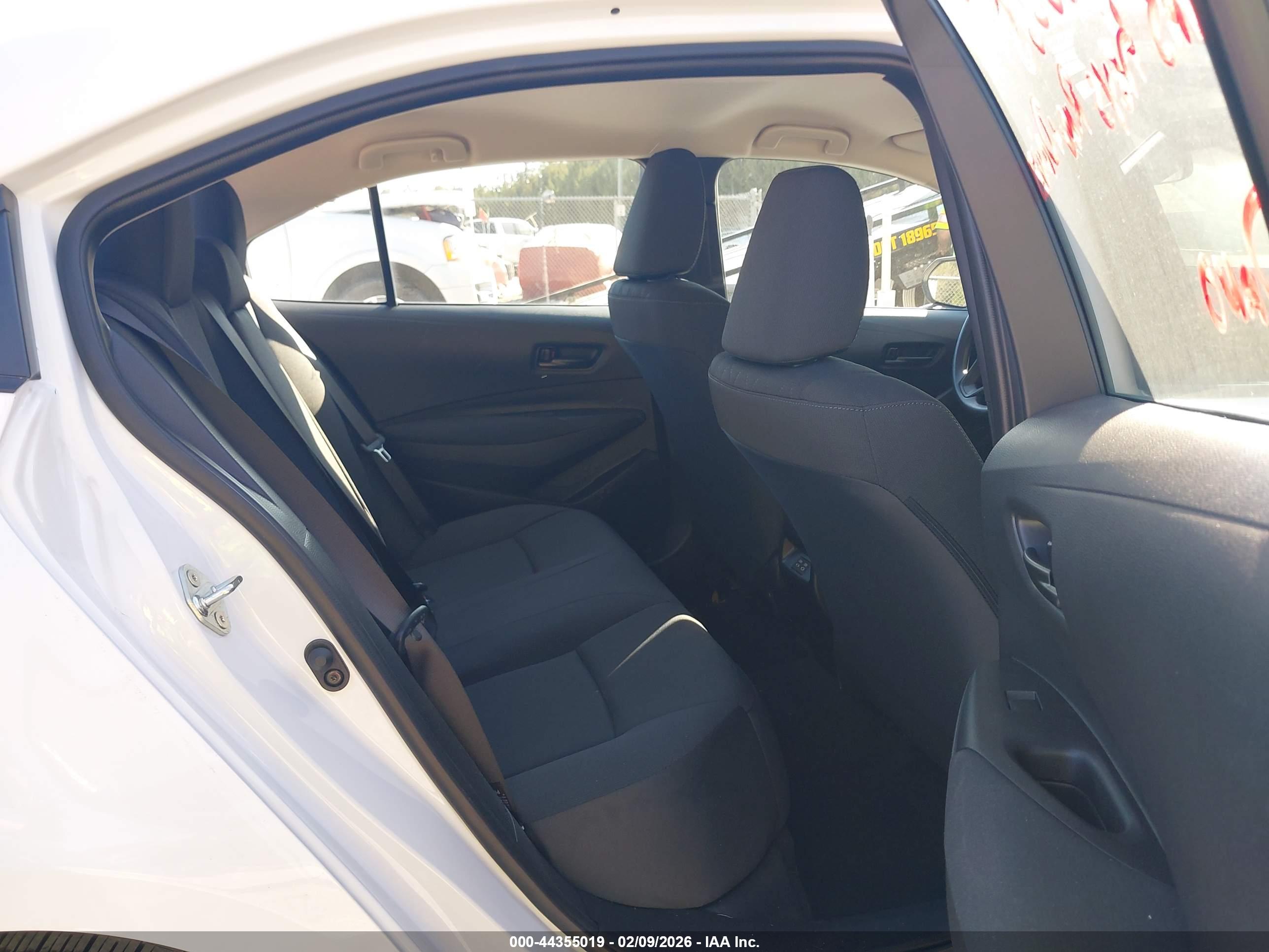 TOYOTA COROLLA image 8
