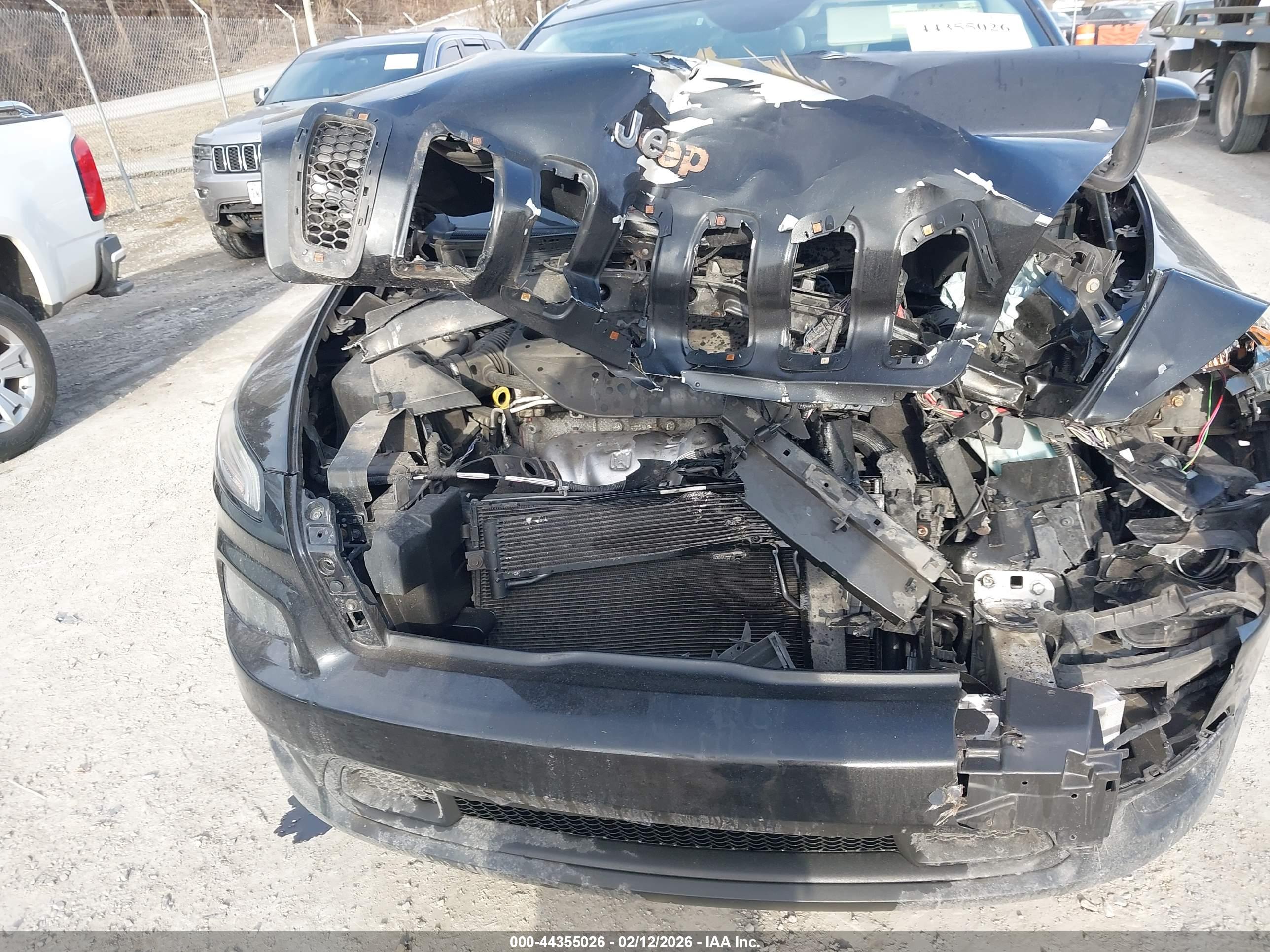 JEEP CHEROKEE image 6