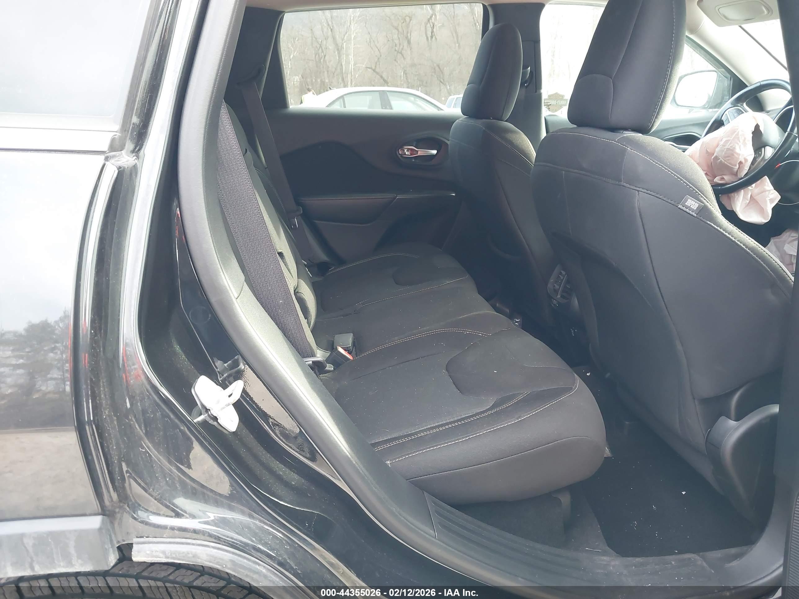 JEEP CHEROKEE image 8